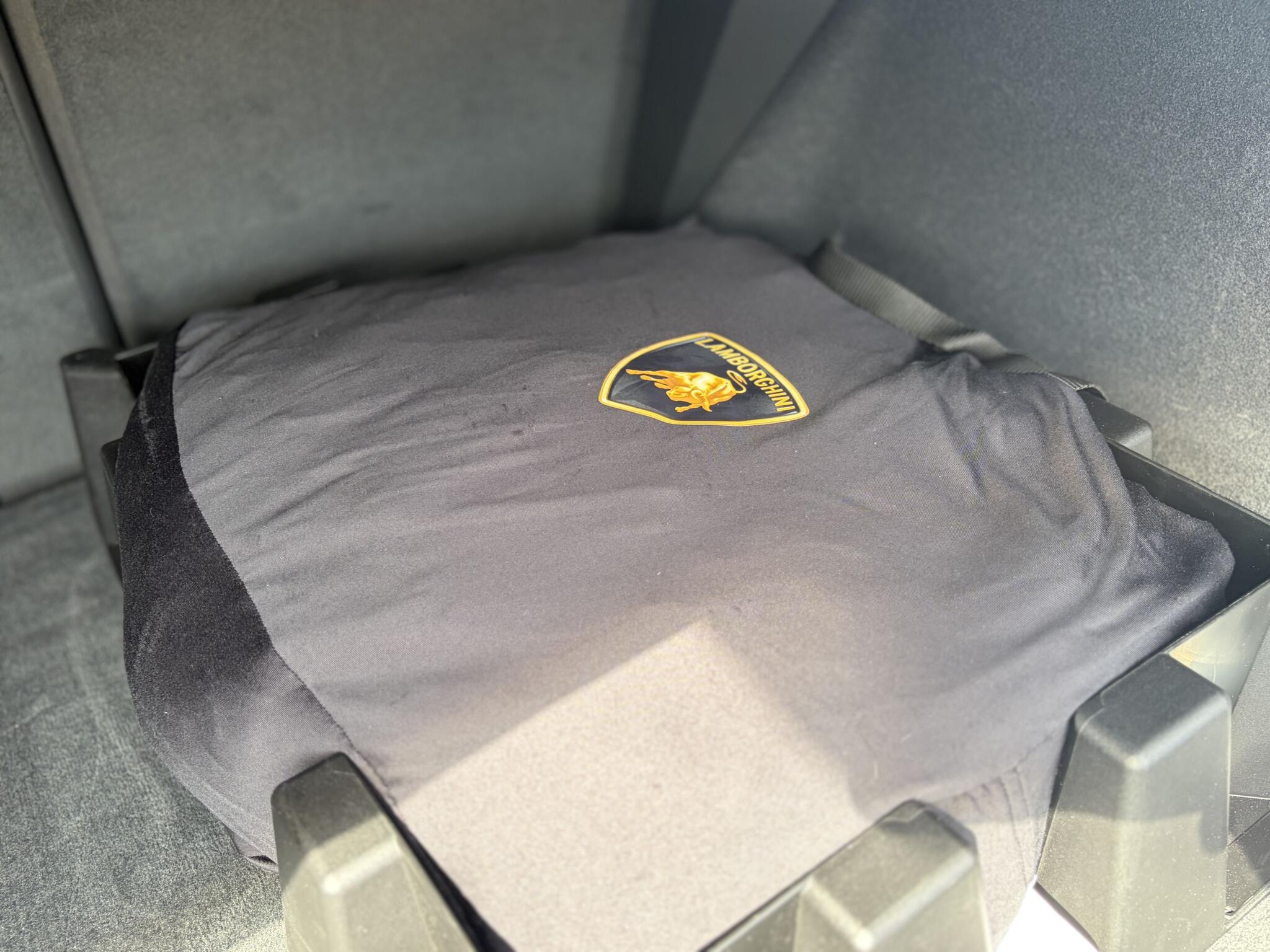 Lamborghini Urus view 50