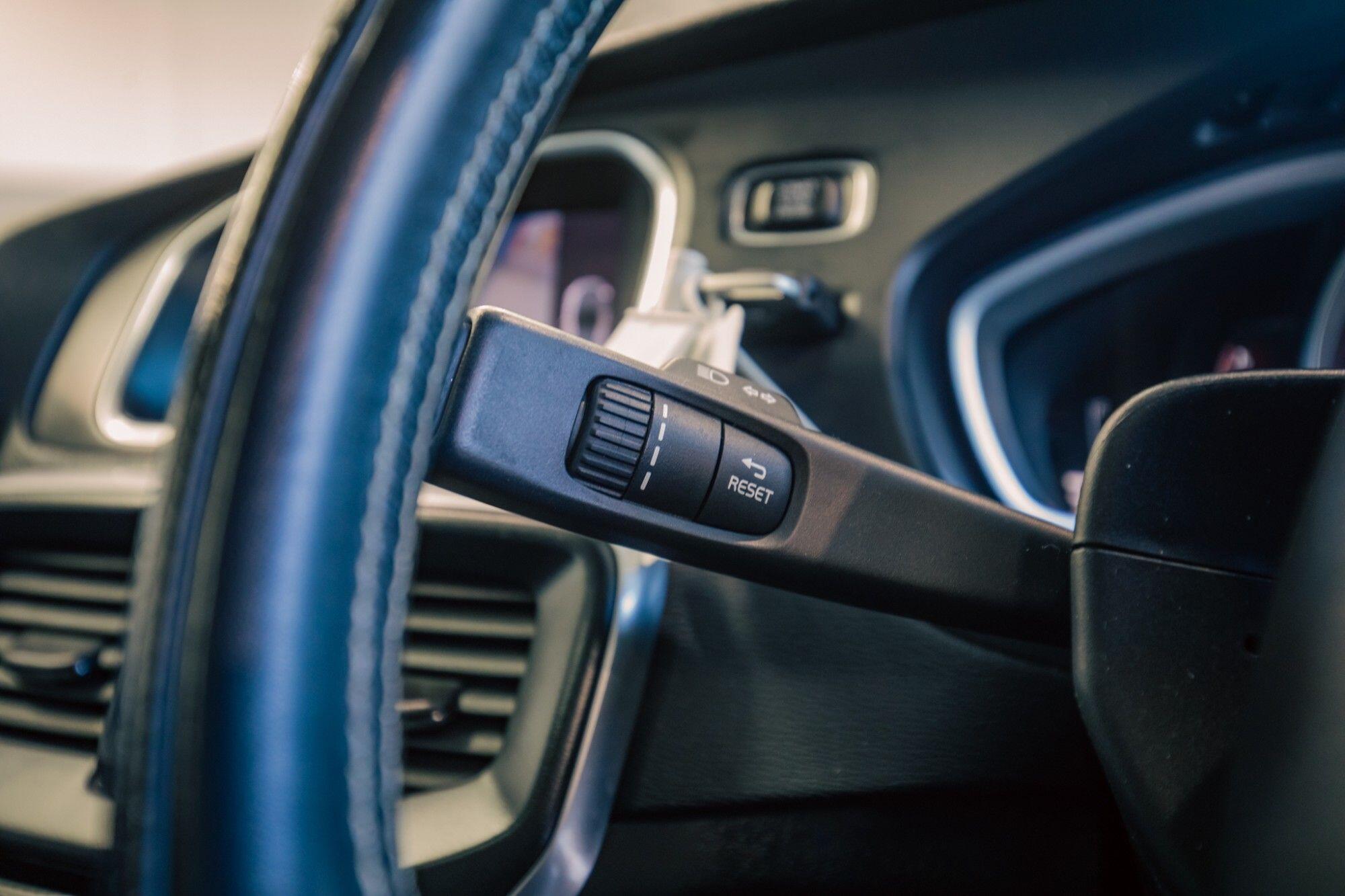 Volvo V40 view 14