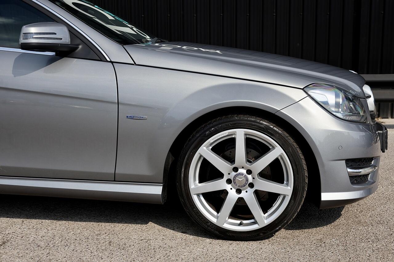 Mercedes-Benz C Class view 23