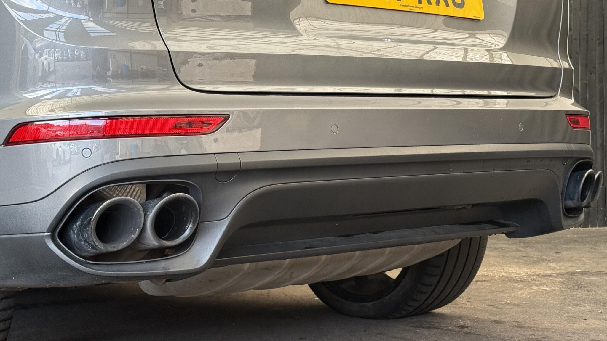 Porsche Cayenne view 44