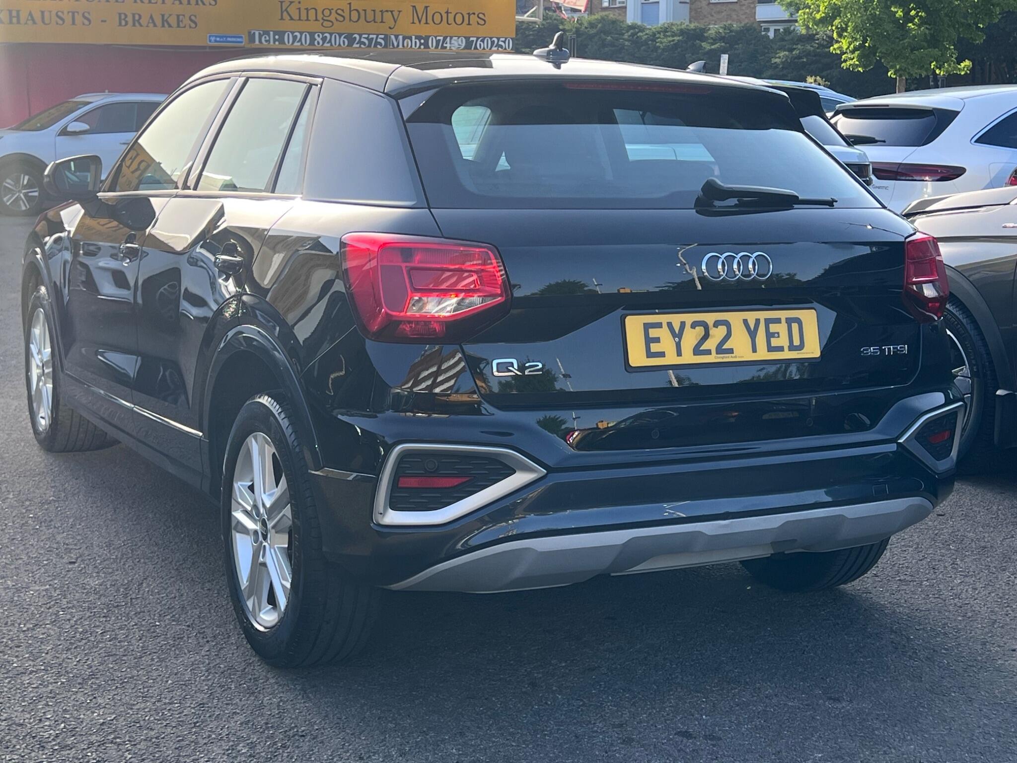 Audi Q2 view 10