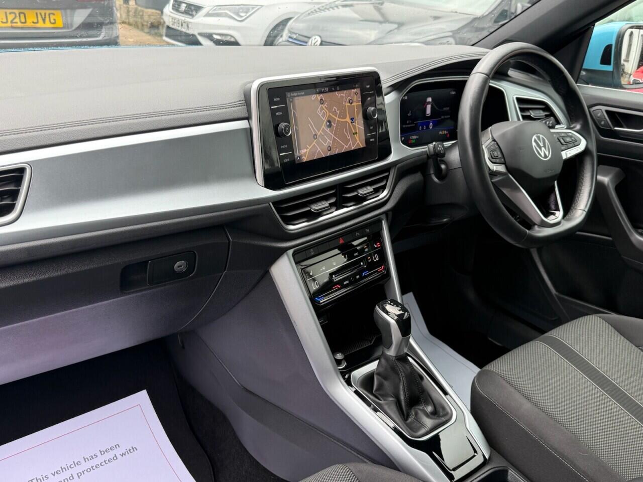 Volkswagen T-Roc view 7