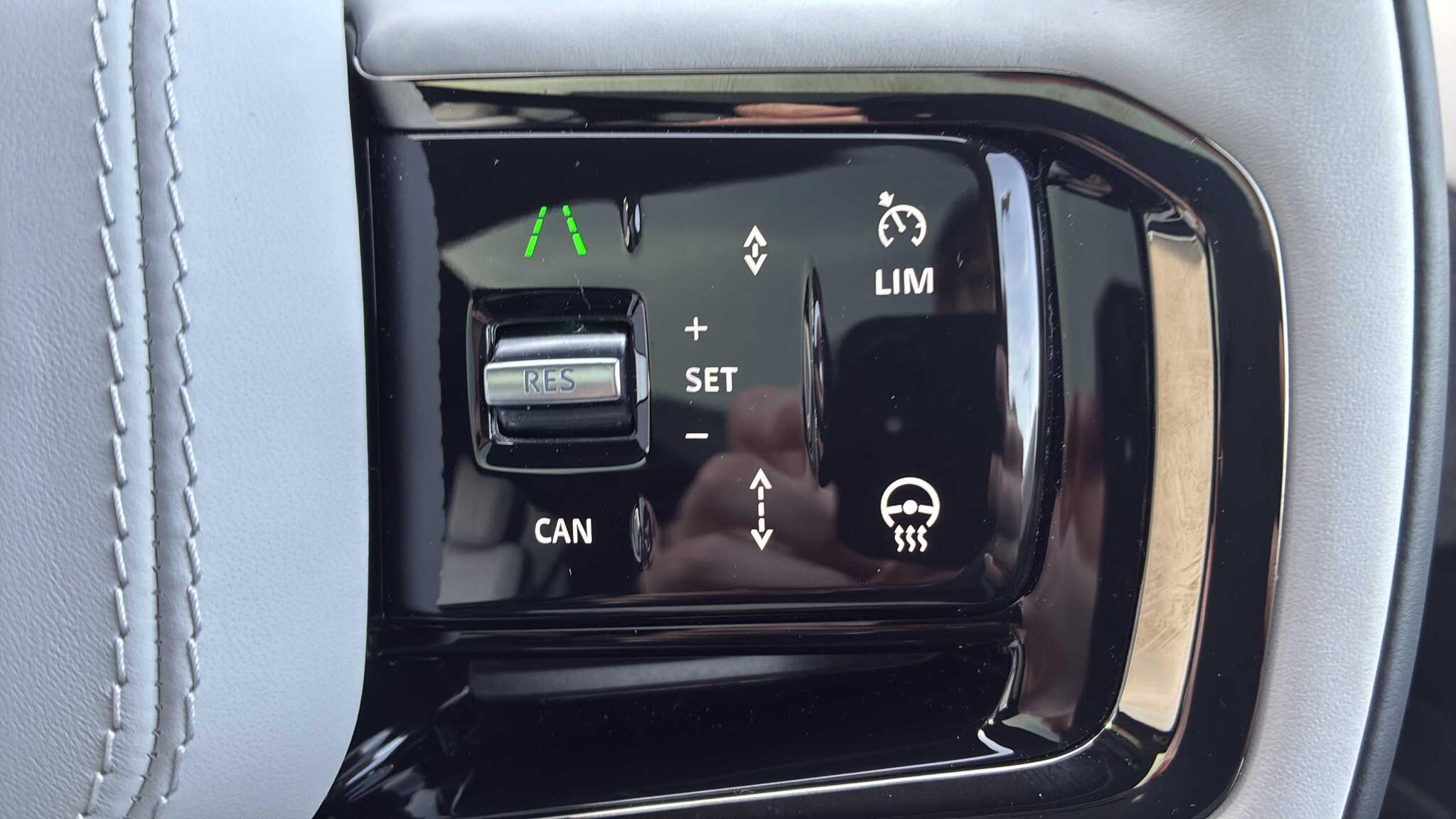 Land Rover Range Rover Sport view 28