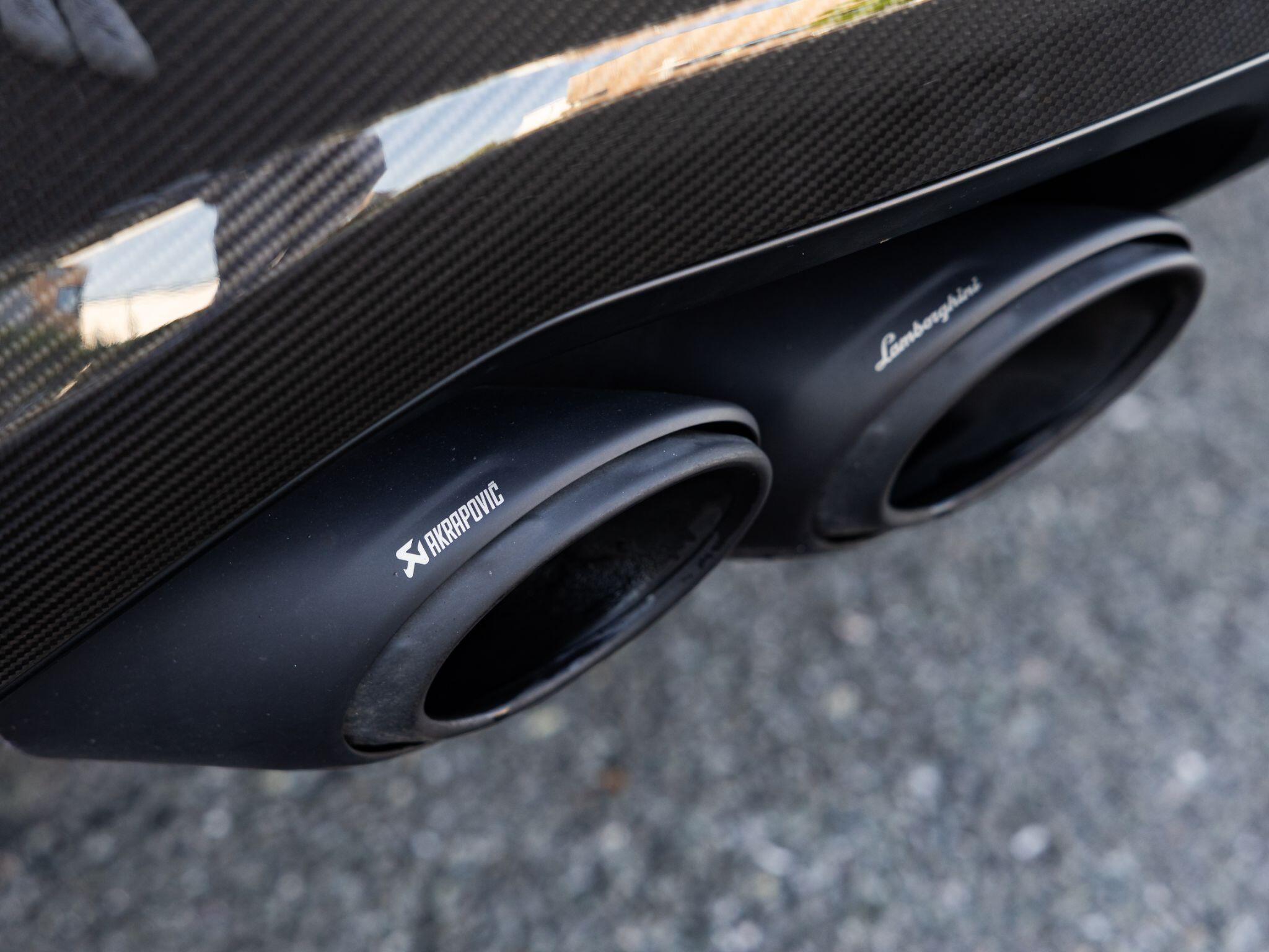 Lamborghini Urus view 23