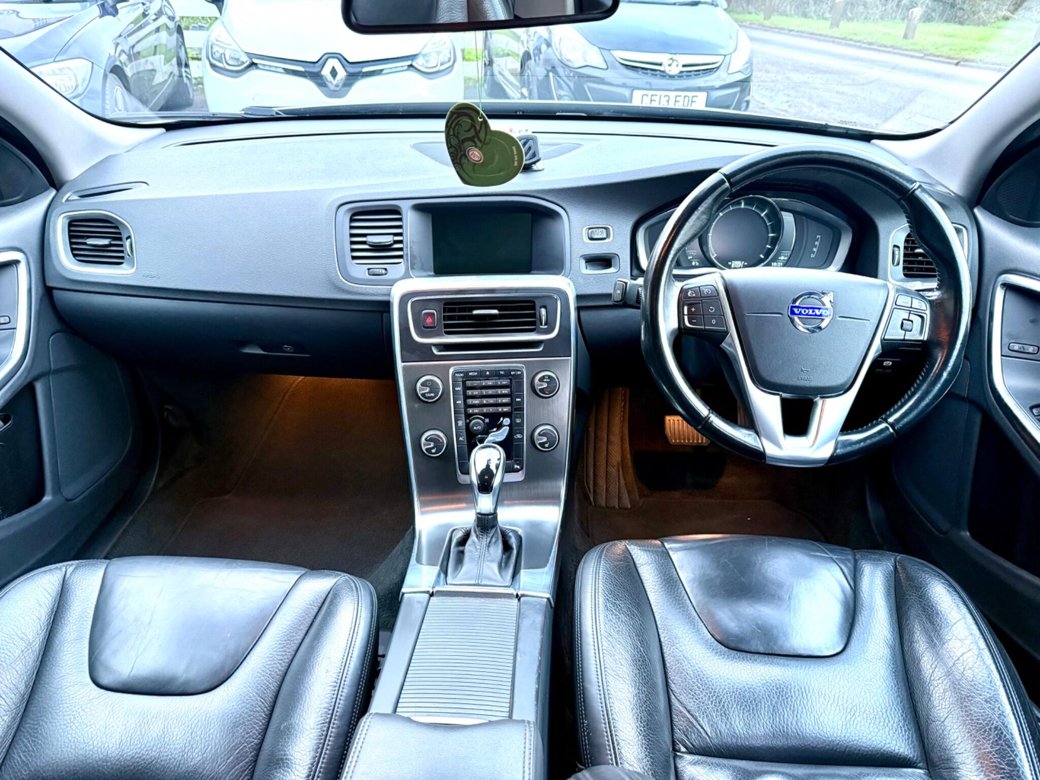 2014 Volvo V60 2.0 D3 SE Lux Nav Geartronic Euro 5 (s/s) 5dr • 81,071 miles image 13