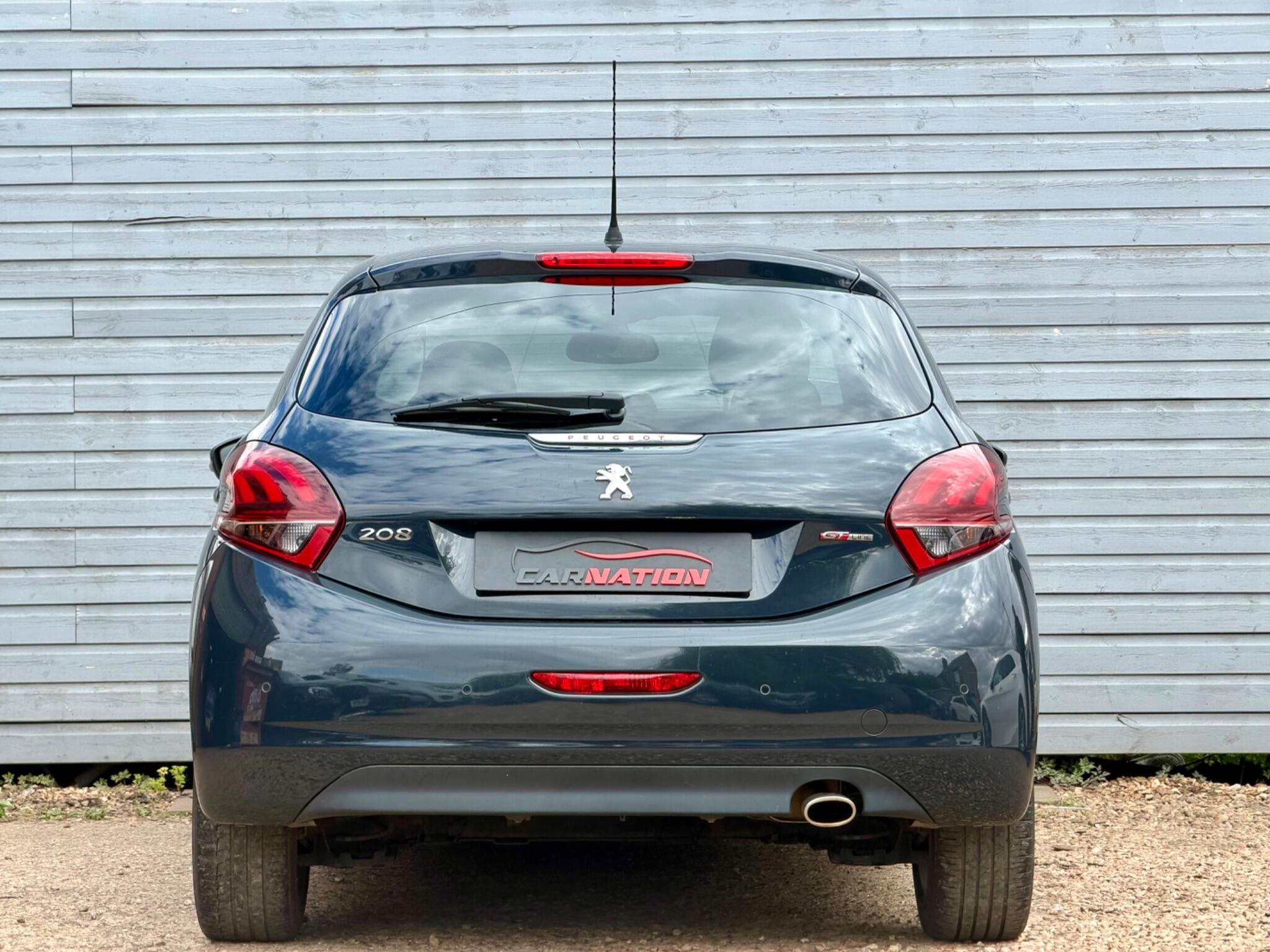 Peugeot 208 view 6