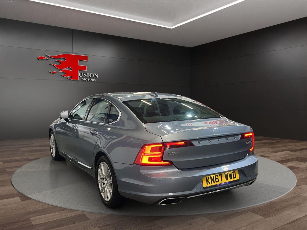 Volvo S90 view 5