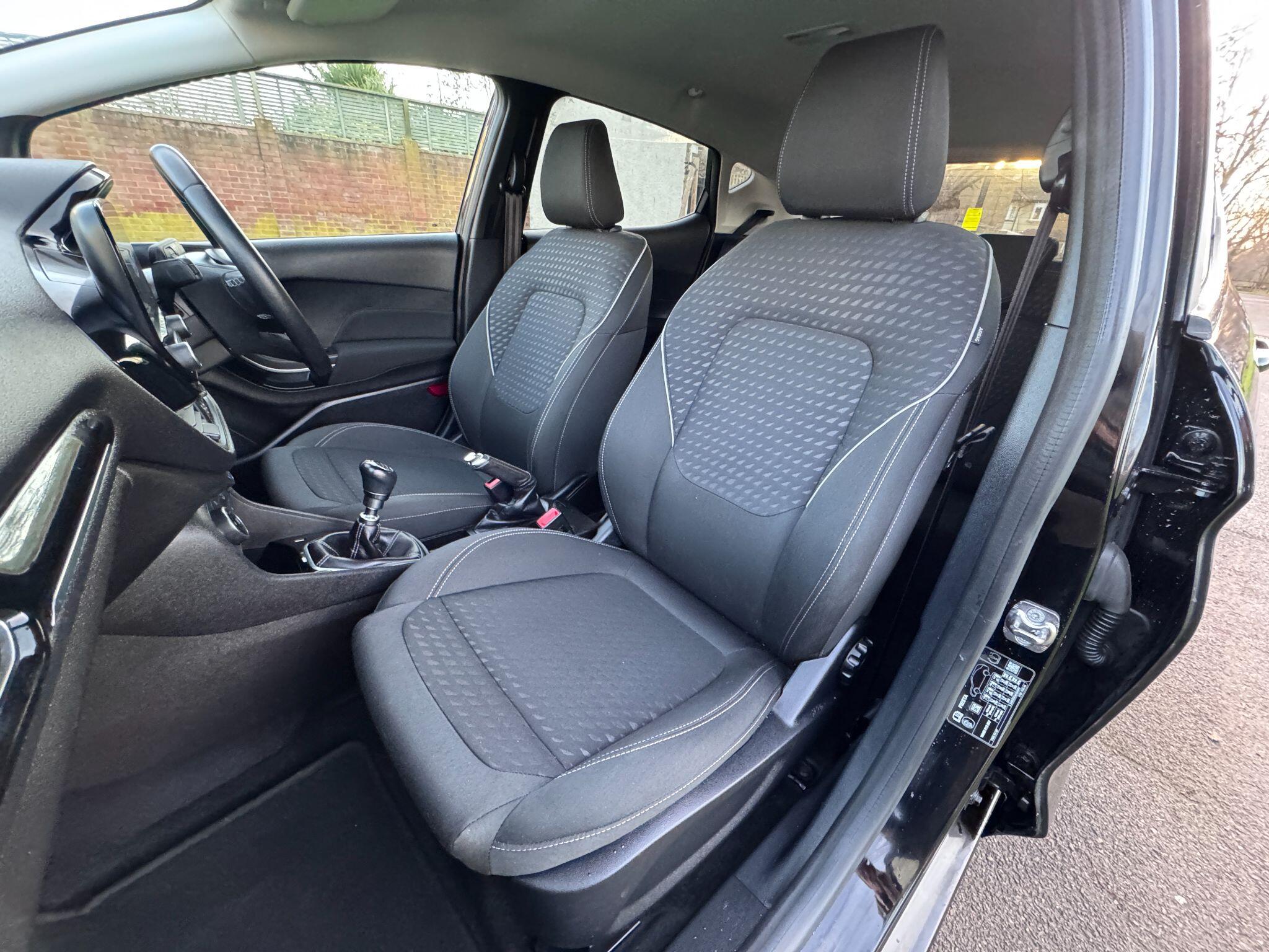 2017 Ford Fiesta image 20