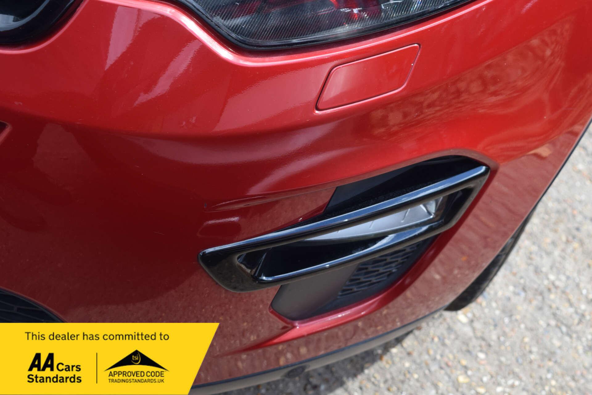 Land Rover Discovery Sport view 13