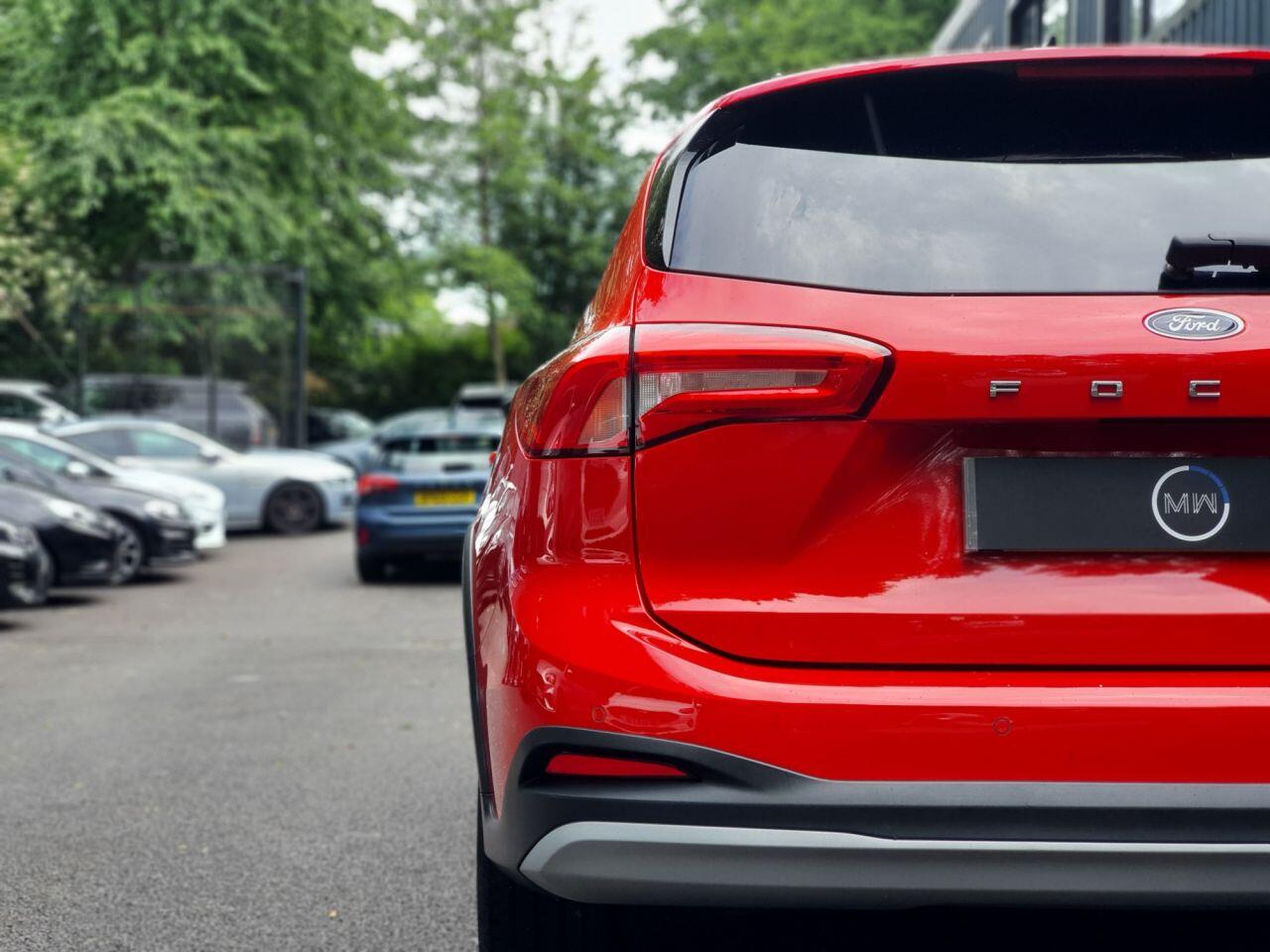 Ford Focus view 11
