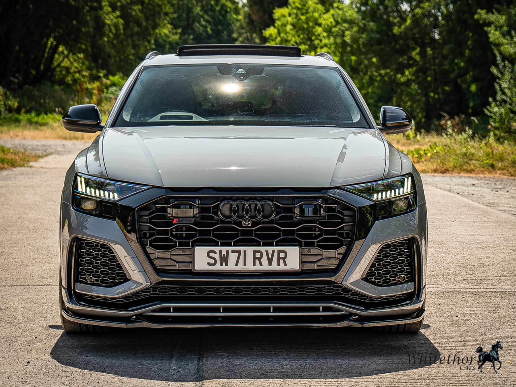 Audi RS Q8 view 38