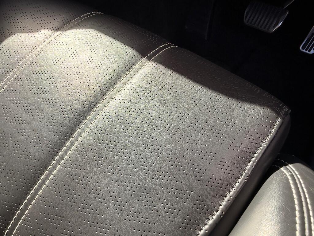 Land Rover Range Rover Velar view 42