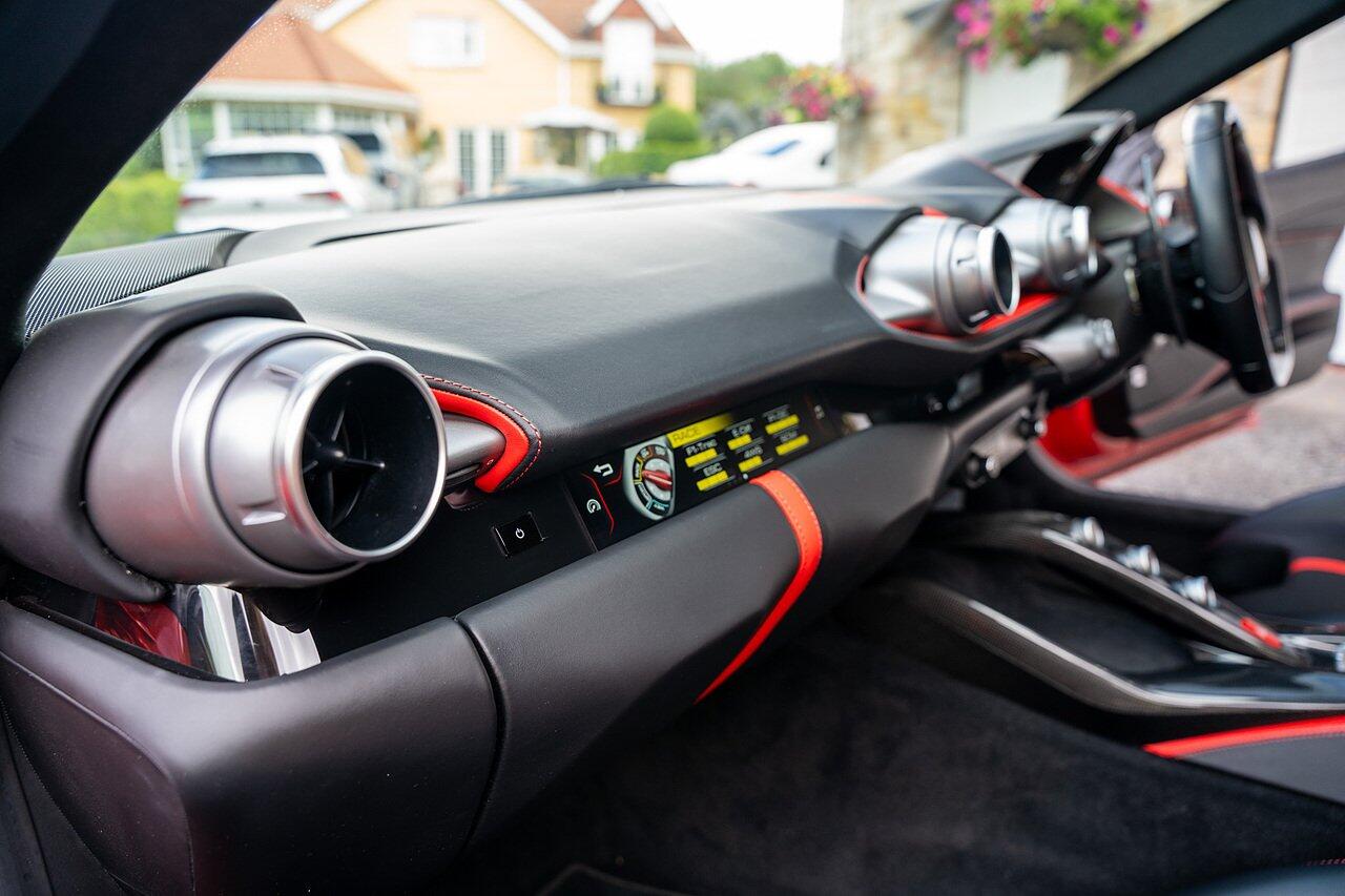 Ferrari 812 view 77