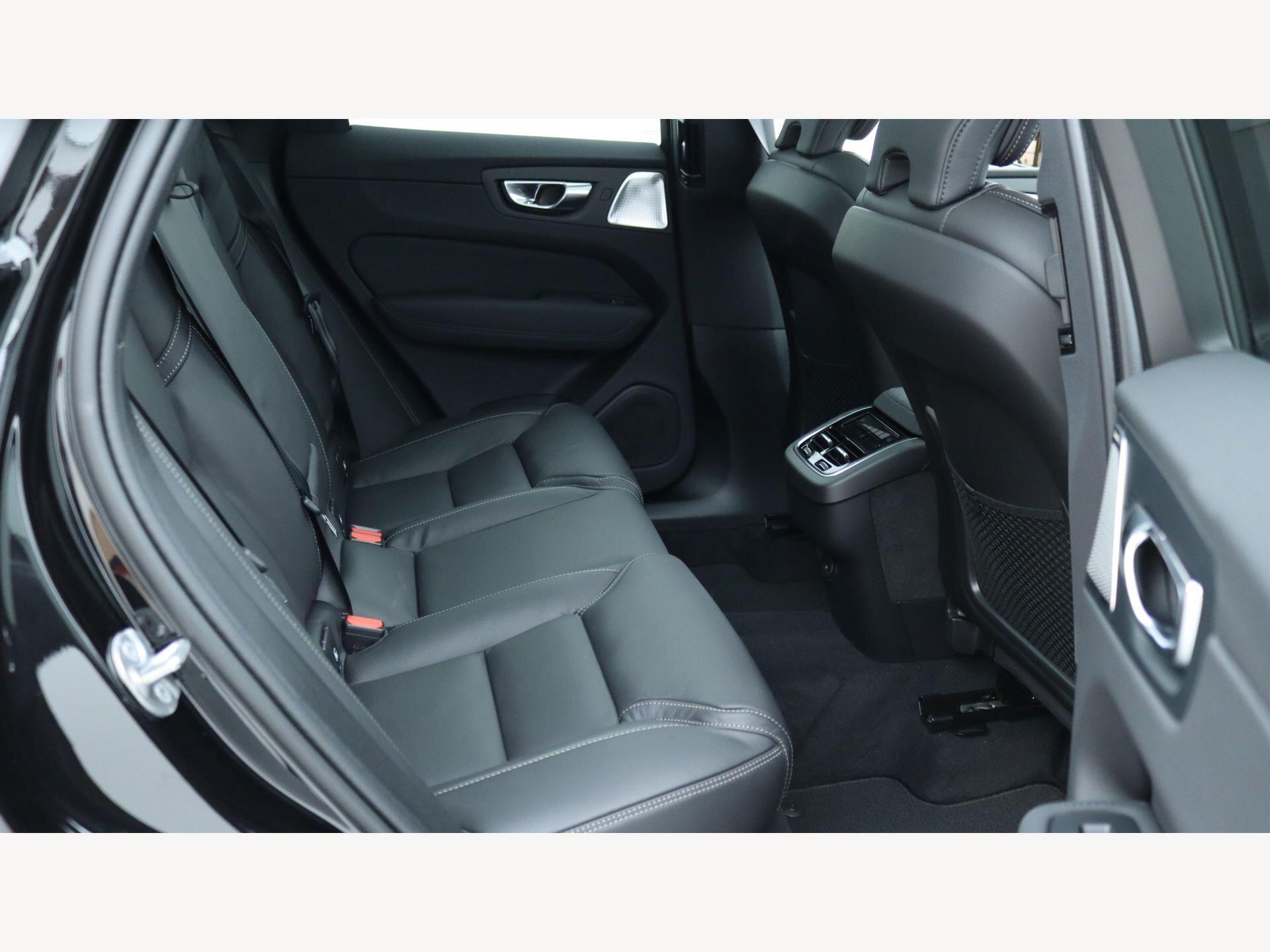 Volvo XC60 view 9
