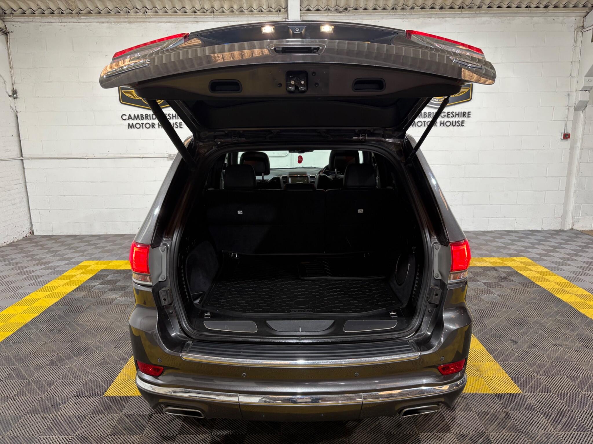 Jeep Grand Cherokee view 53