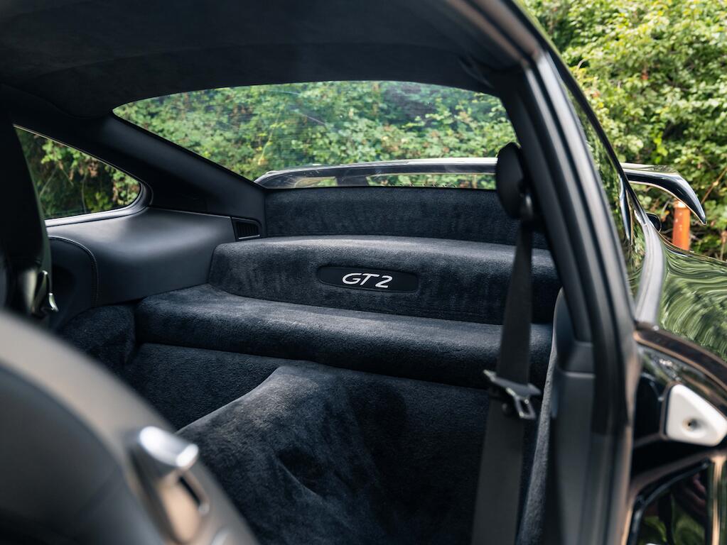 Porsche 911 view 10
