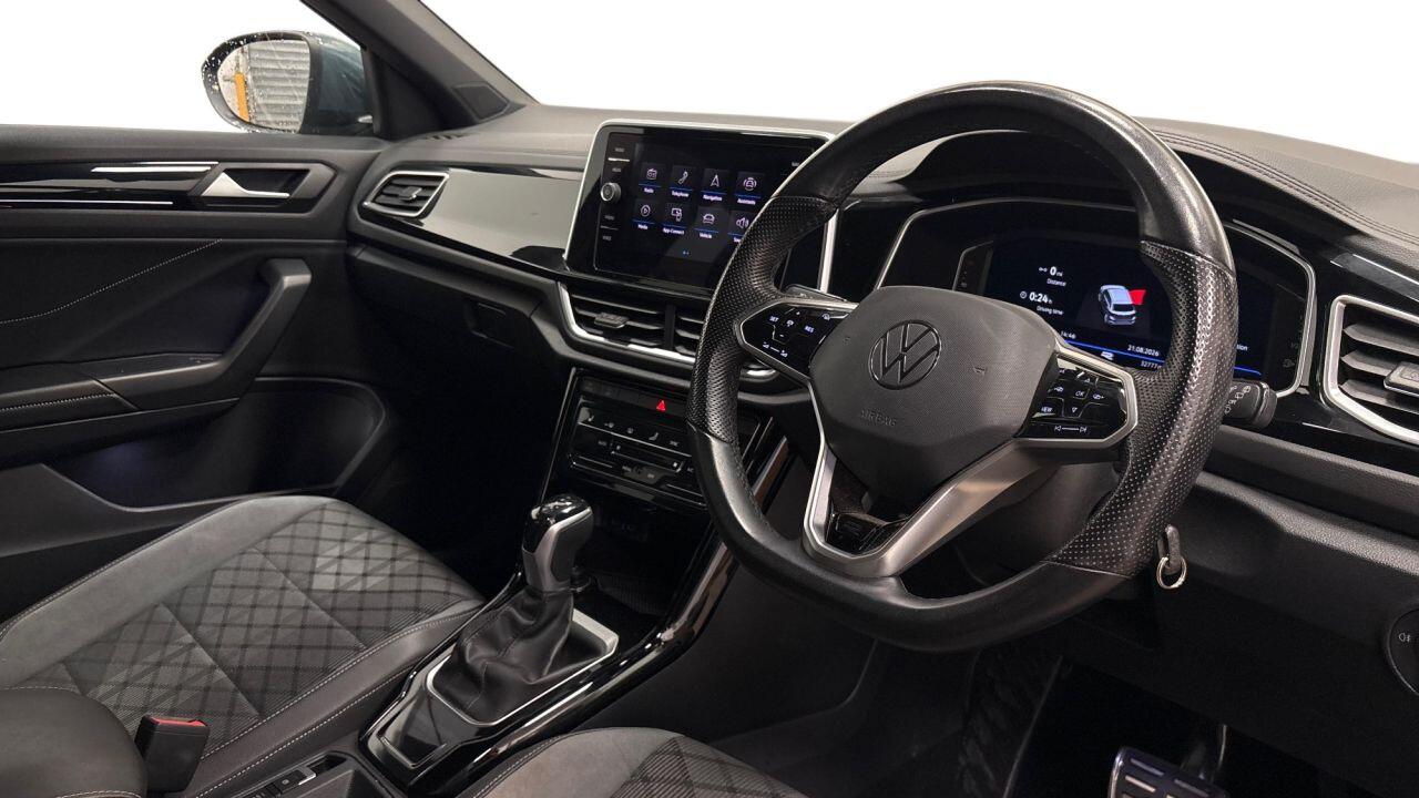 Volkswagen T-Roc view 4