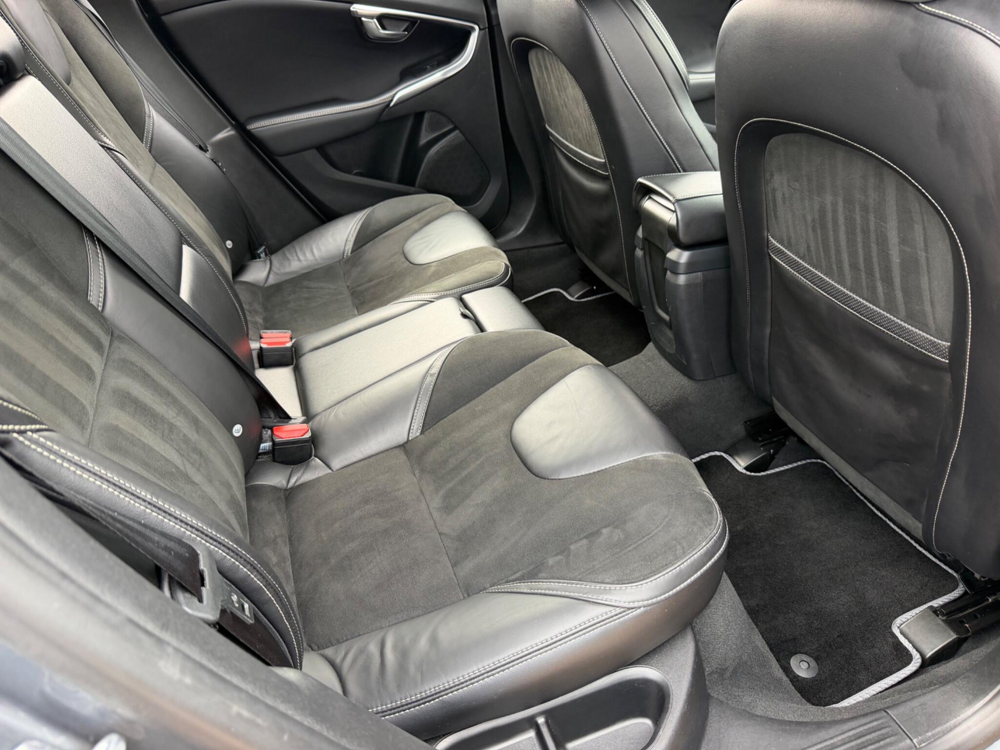 Volvo V40 view 32
