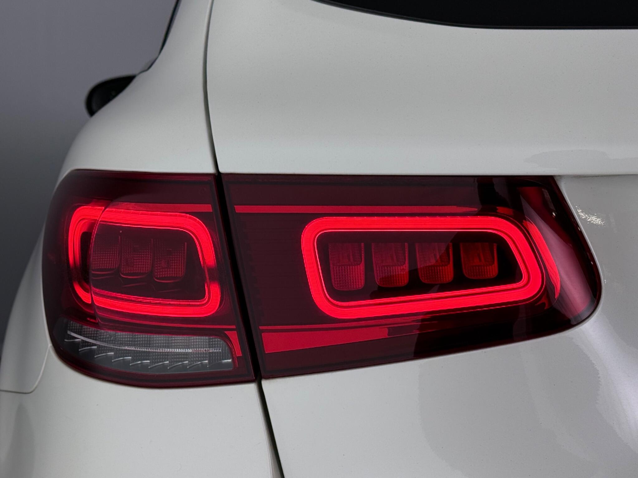 Mercedes-Benz GLC view 11