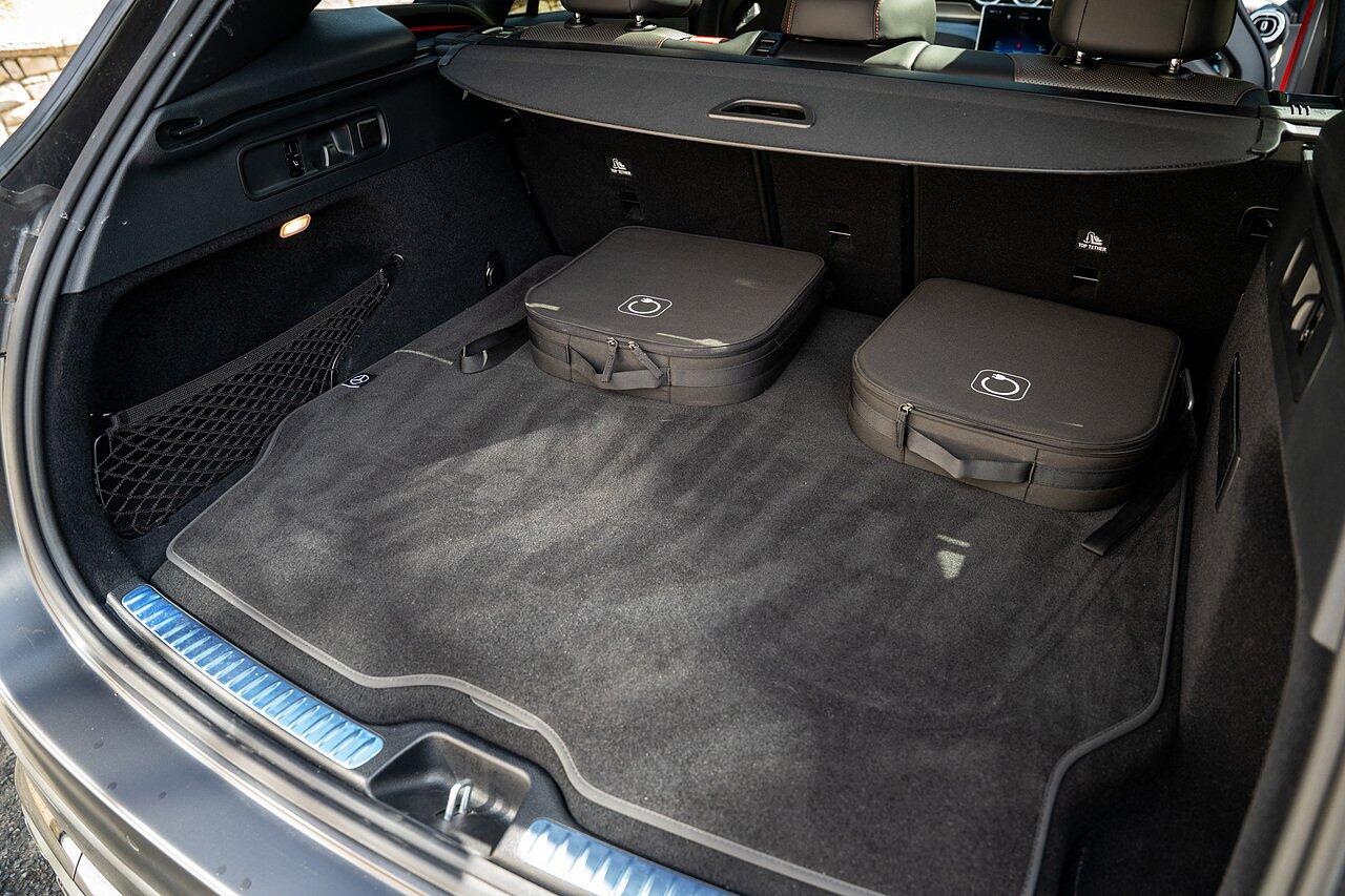 Mercedes-Benz GLC view 80