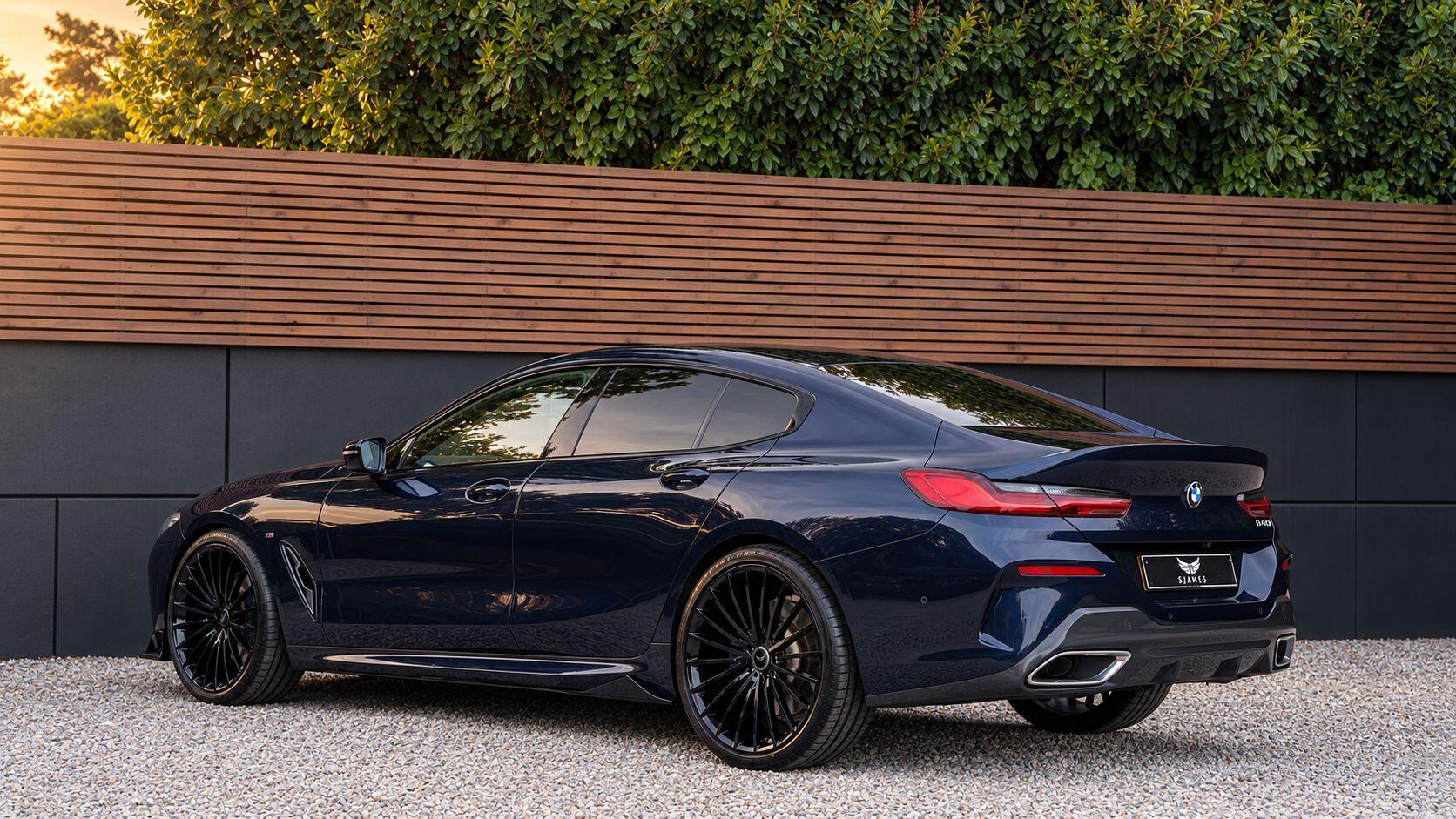BMW 8 Series view 9