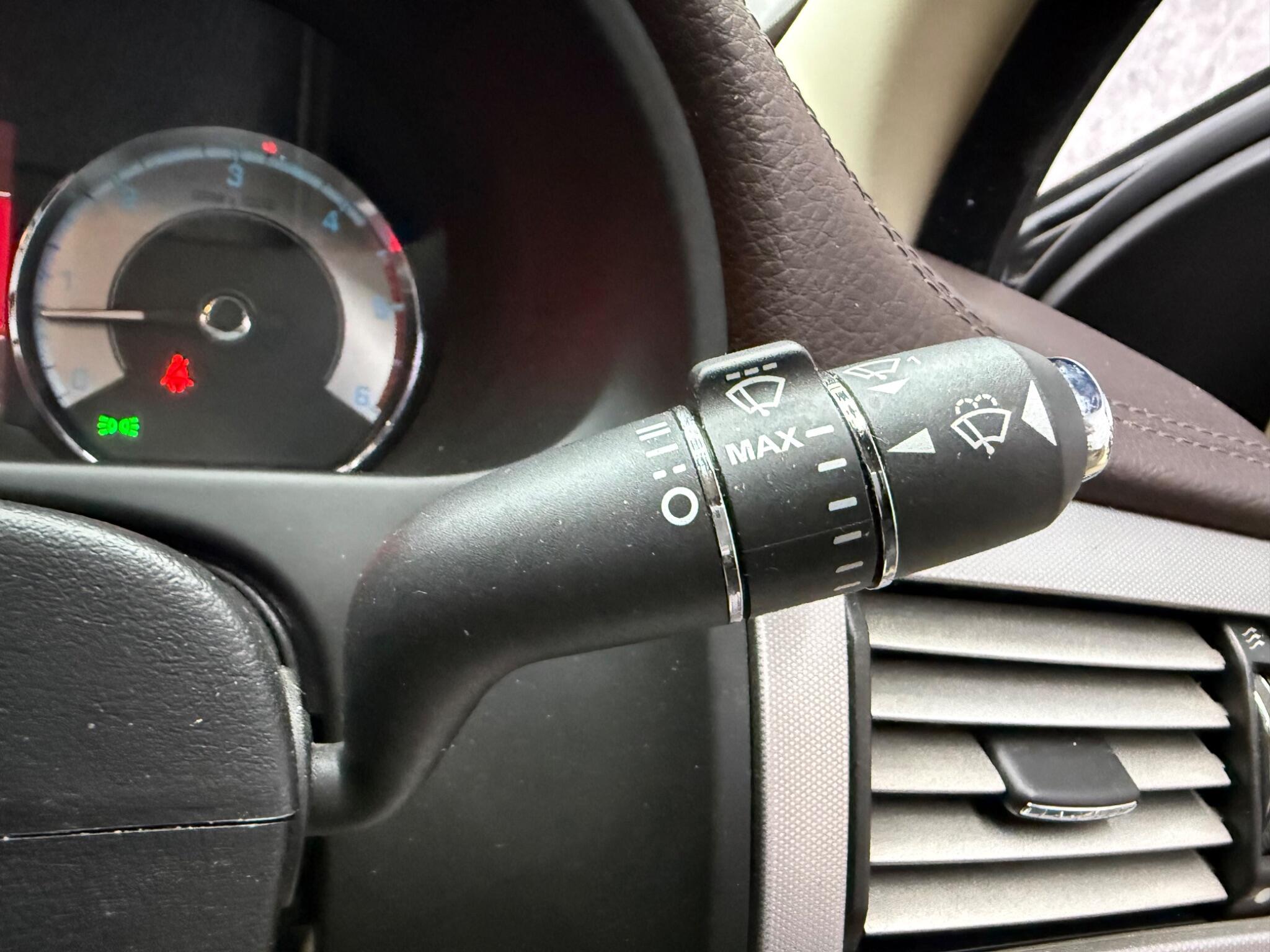 Jaguar XF view 20