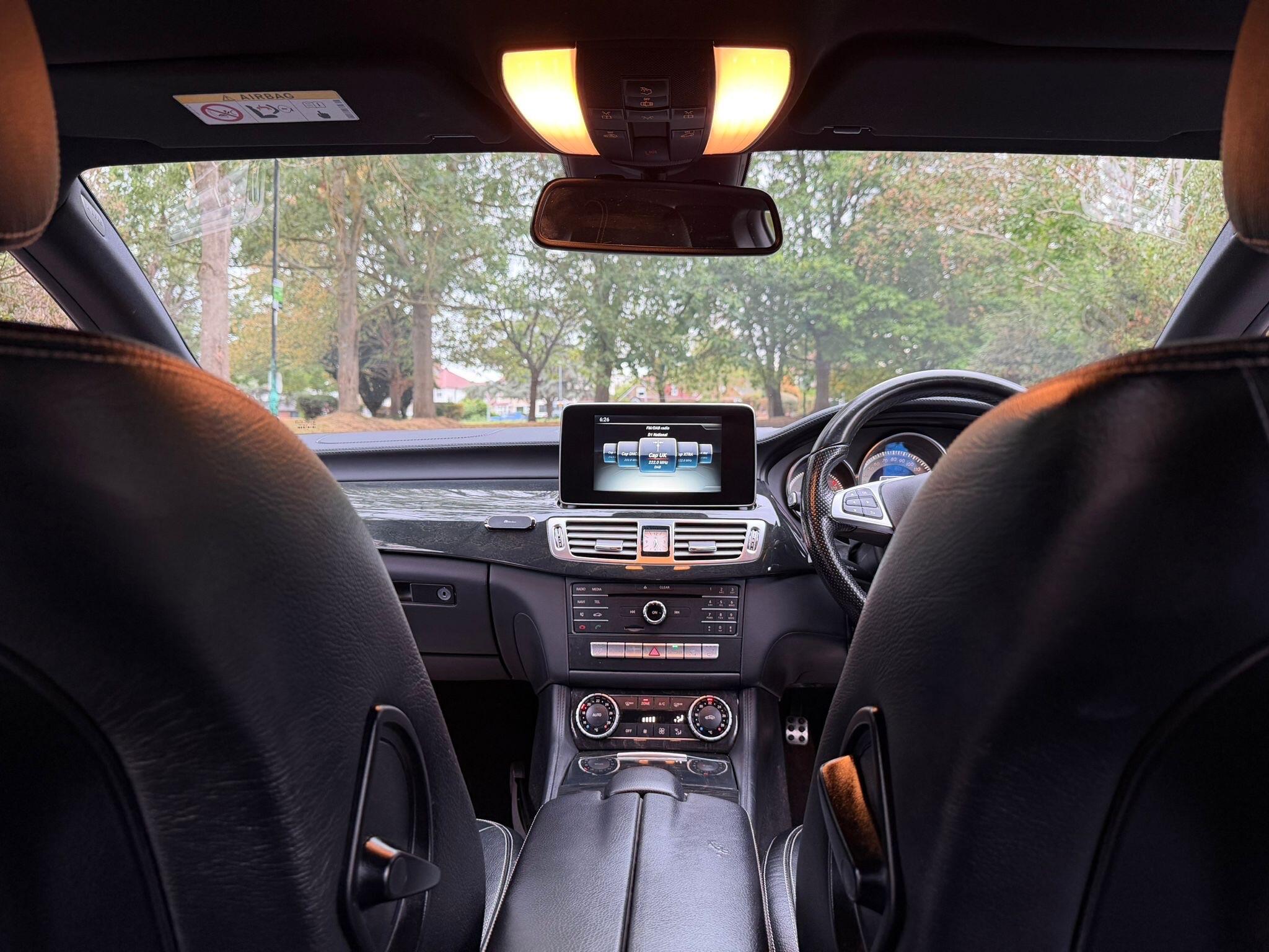 Mercedes-Benz CLS view 23