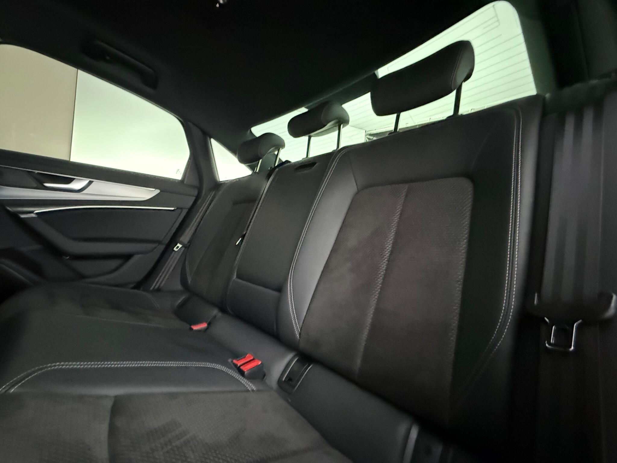 Audi A6 view 33