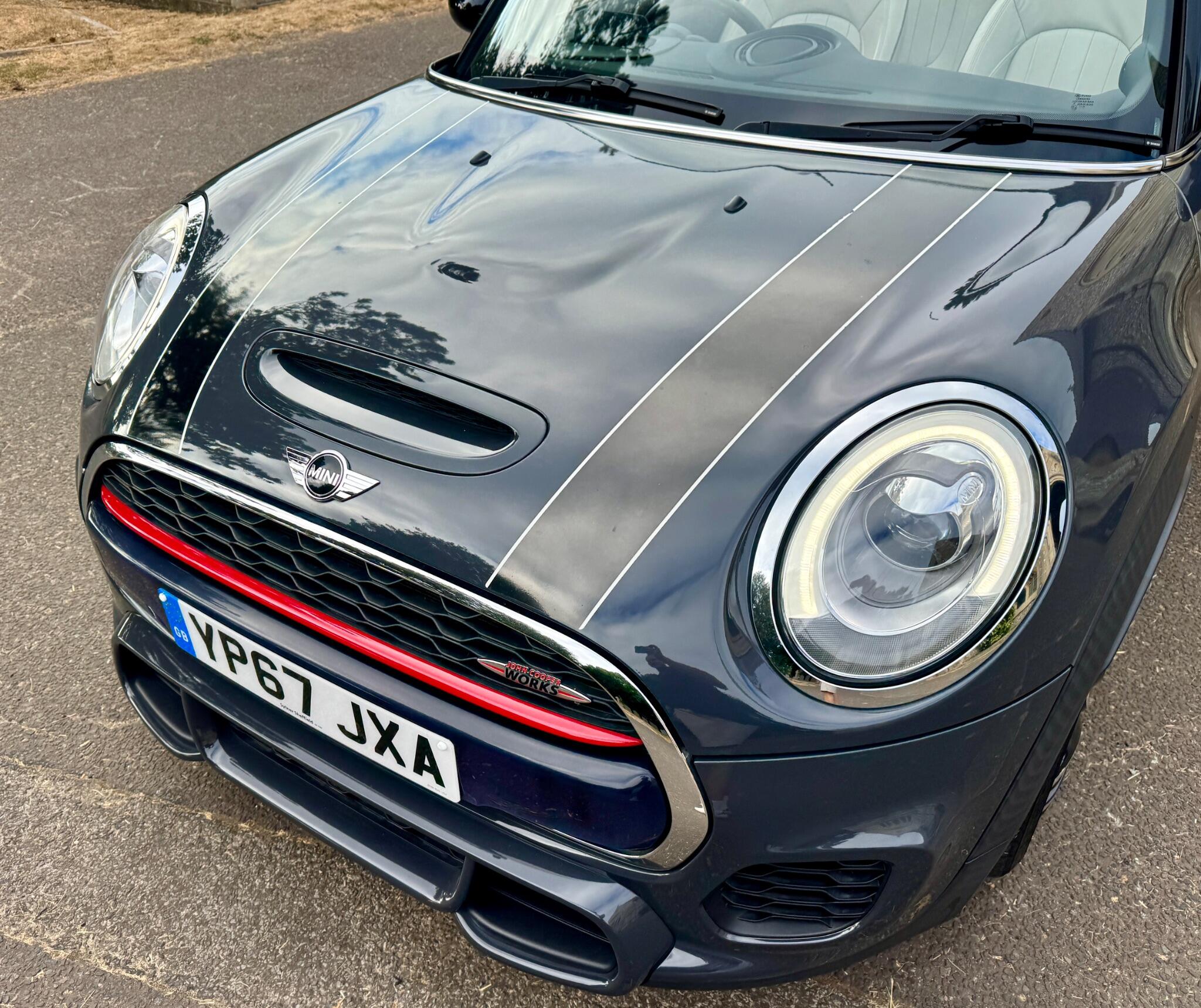 Mini Convertible view 67