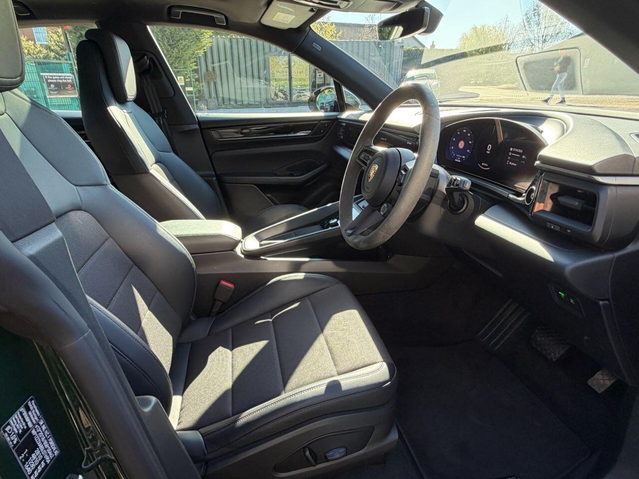 Porsche Macan view 36