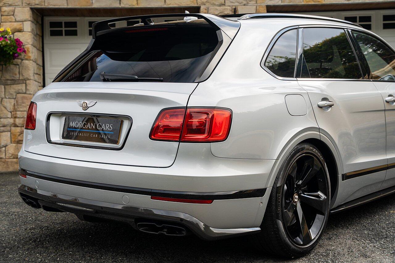 Bentley Bentayga view 20
