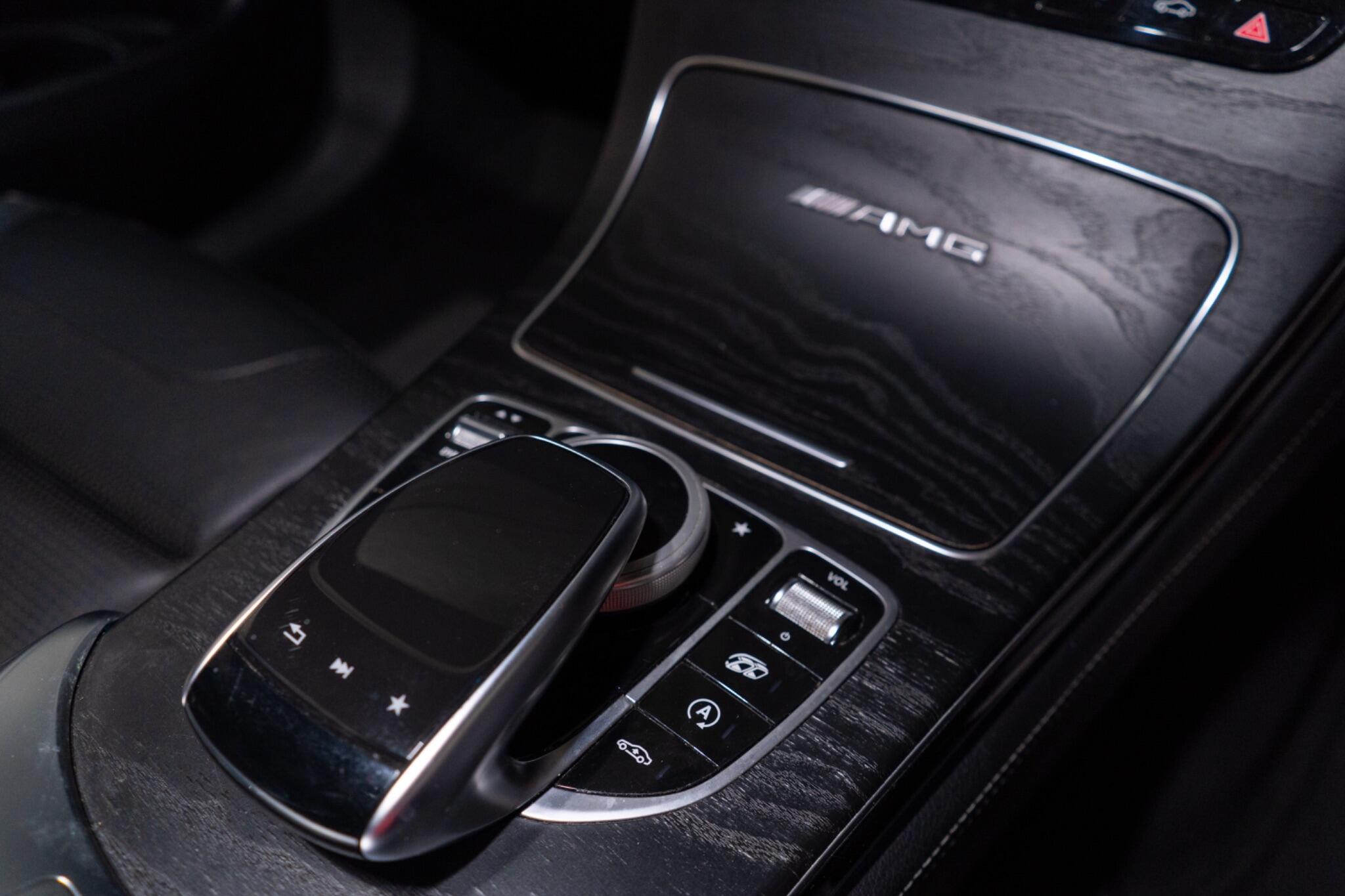 Mercedes-Benz GLC view 18