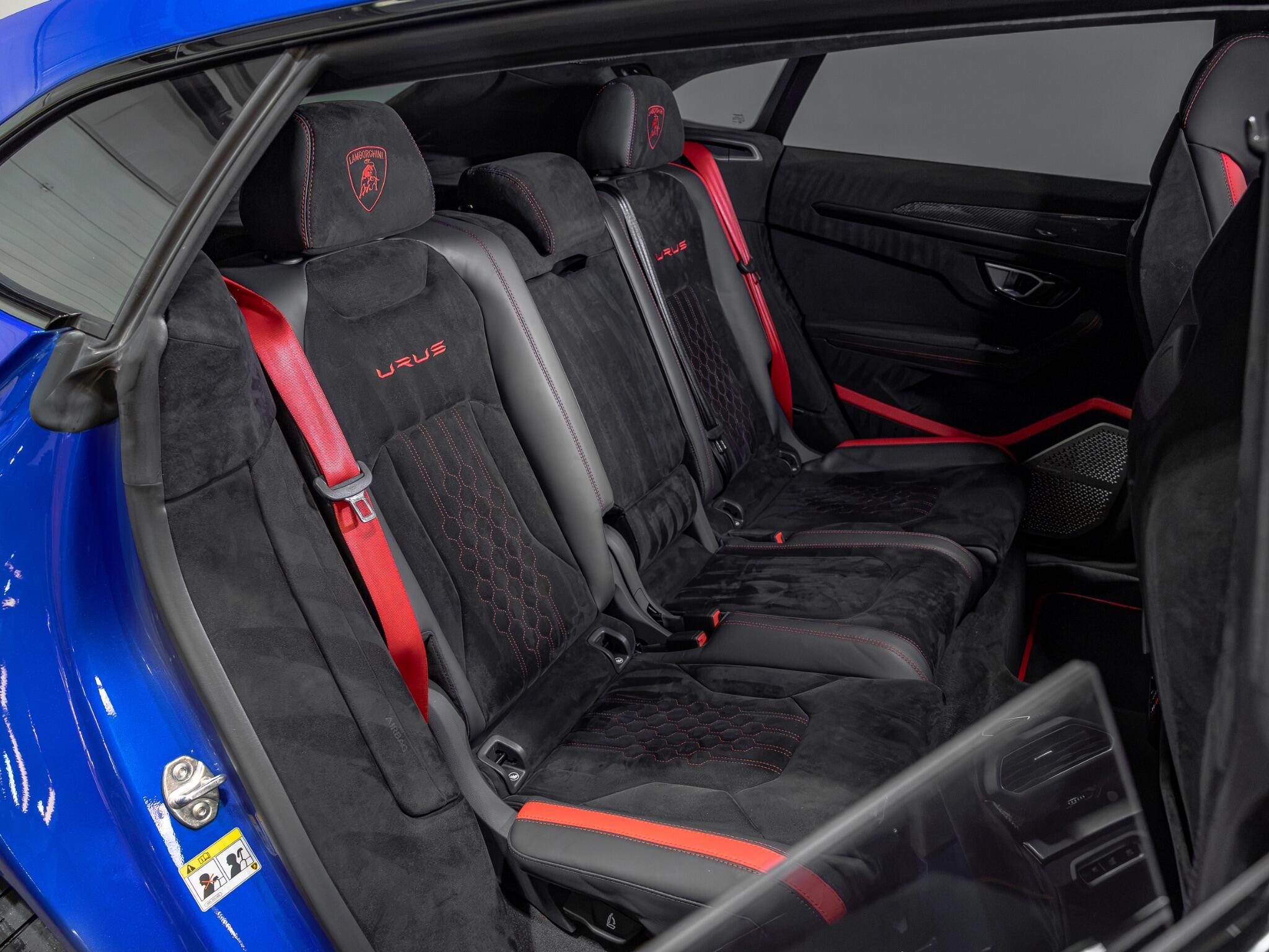 Lamborghini Urus view 38