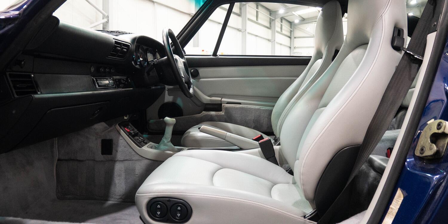 Porsche 911 view 18