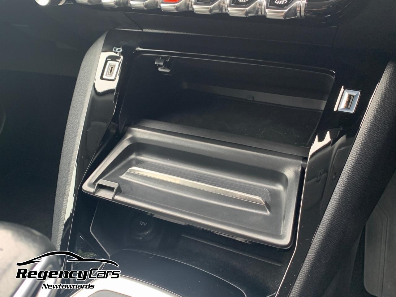 Peugeot 2008 view 45