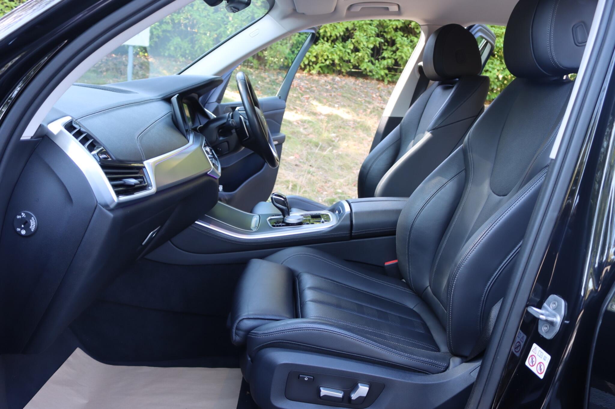 BMW X5 view 16