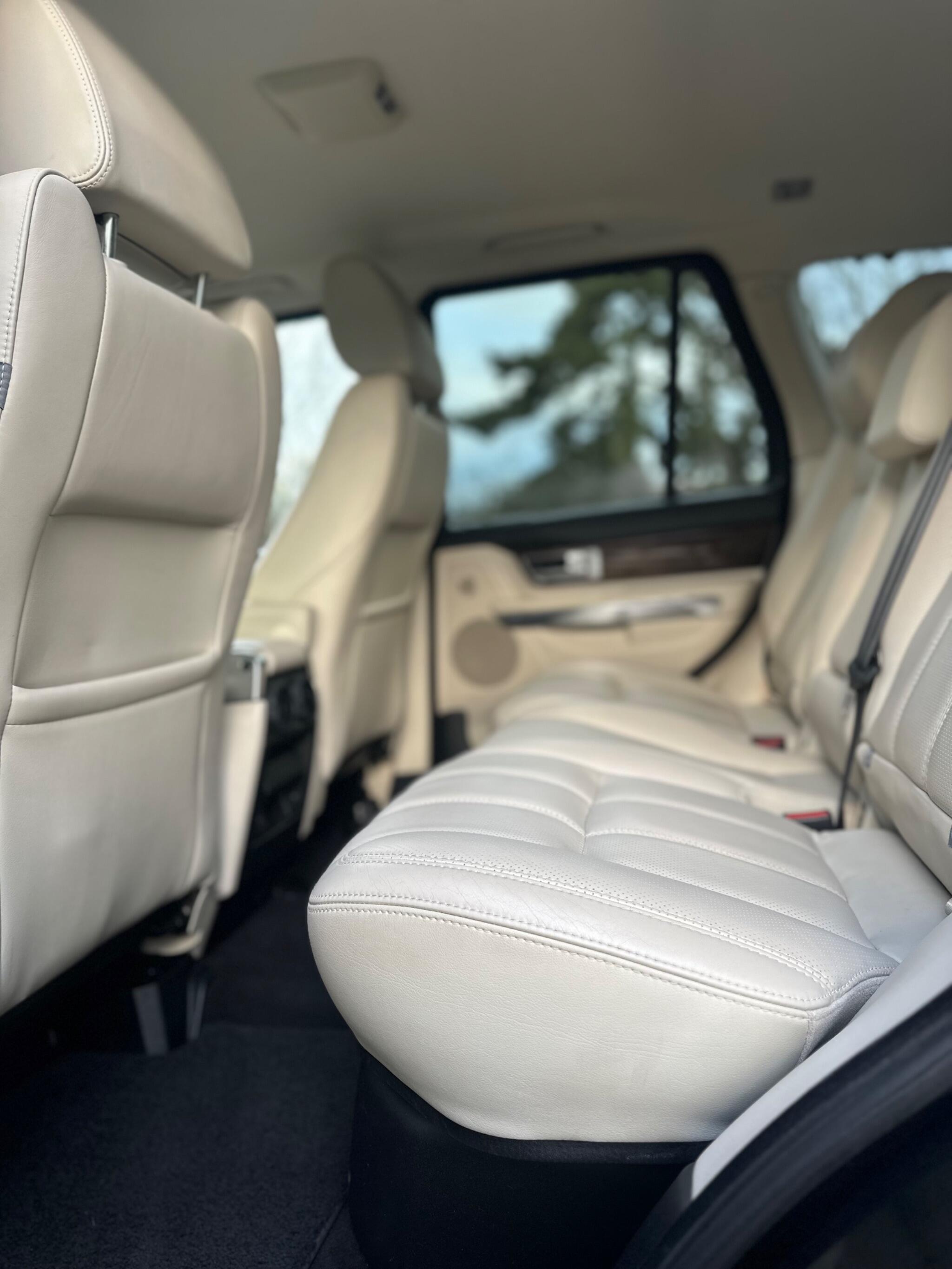 2011 Land Rover Range Rover Sport image 14