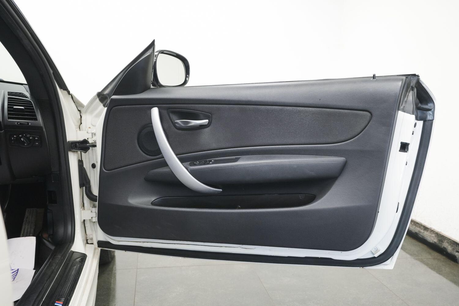 BMW 1 Series view 12