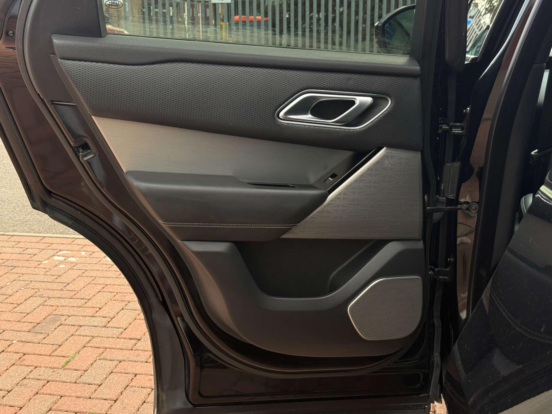 Land Rover Range Rover Velar view 34