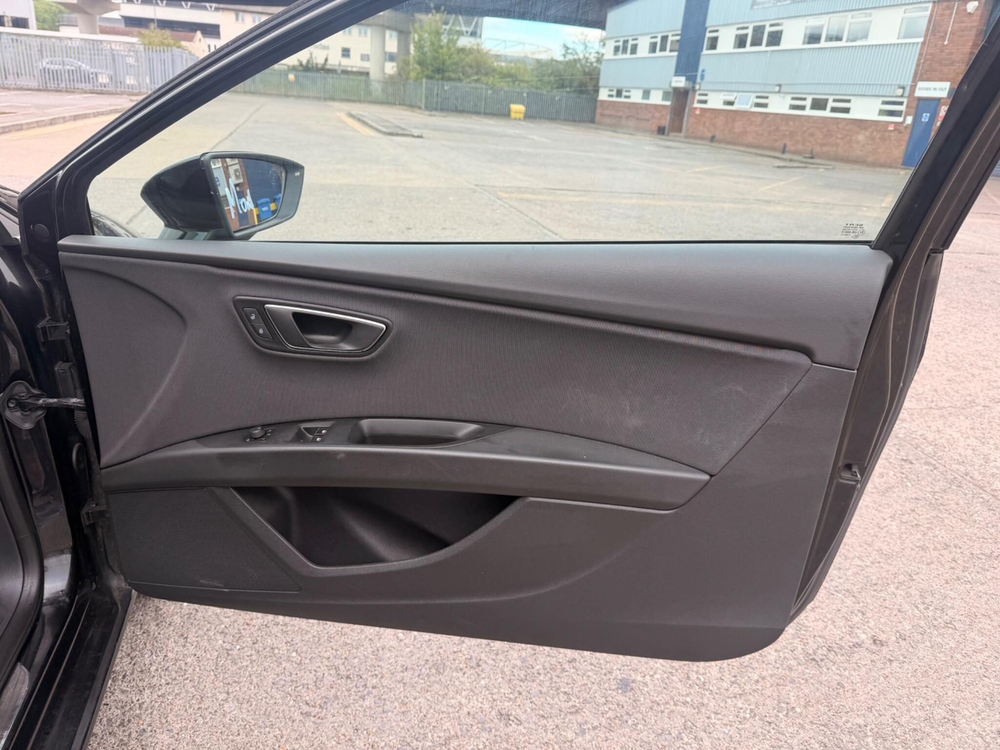 Seat Leon view 45
