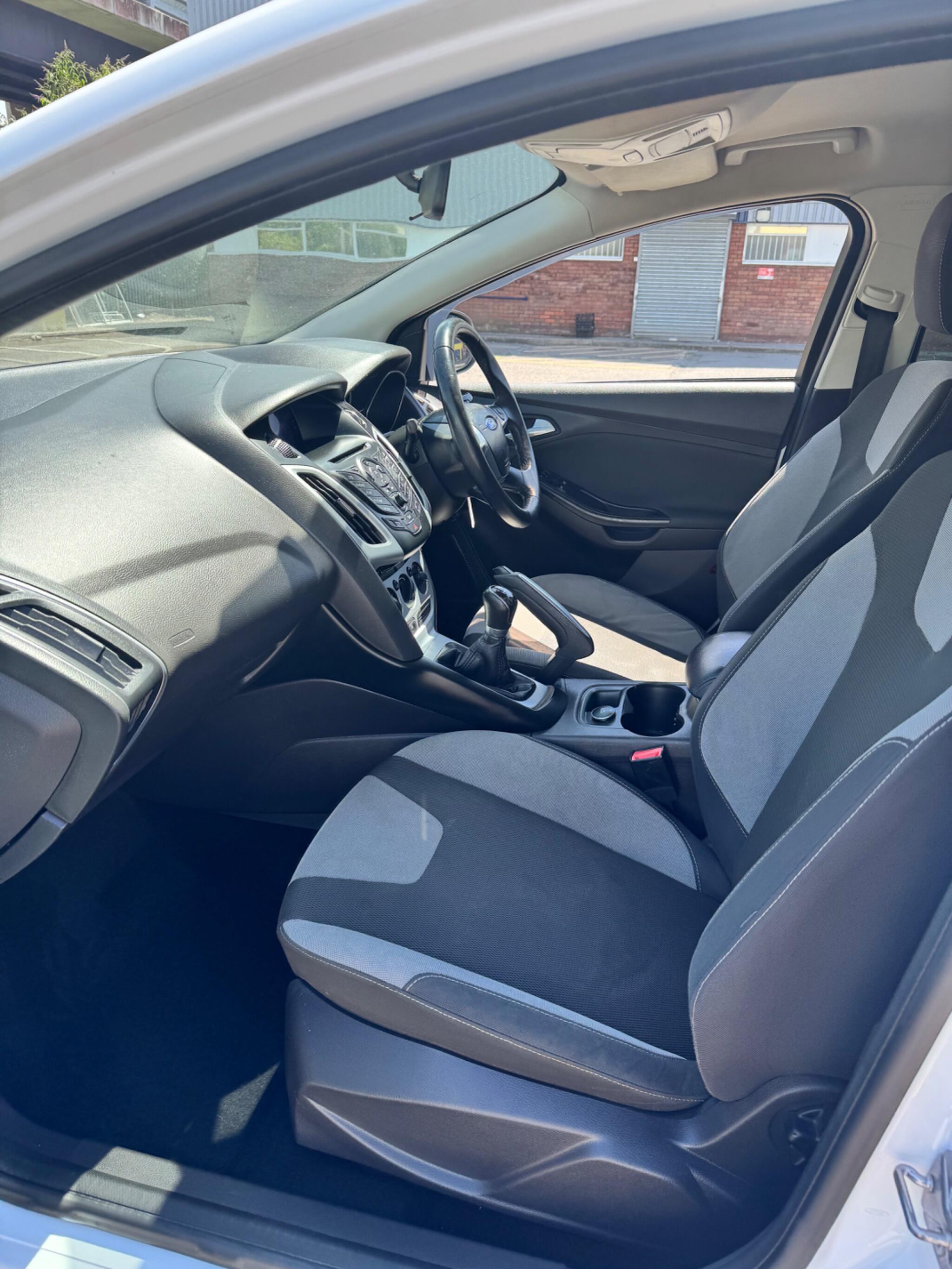 Ford Focus view 43