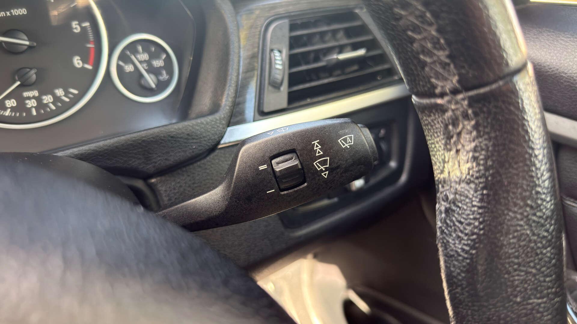 BMW 3 Series view 20
