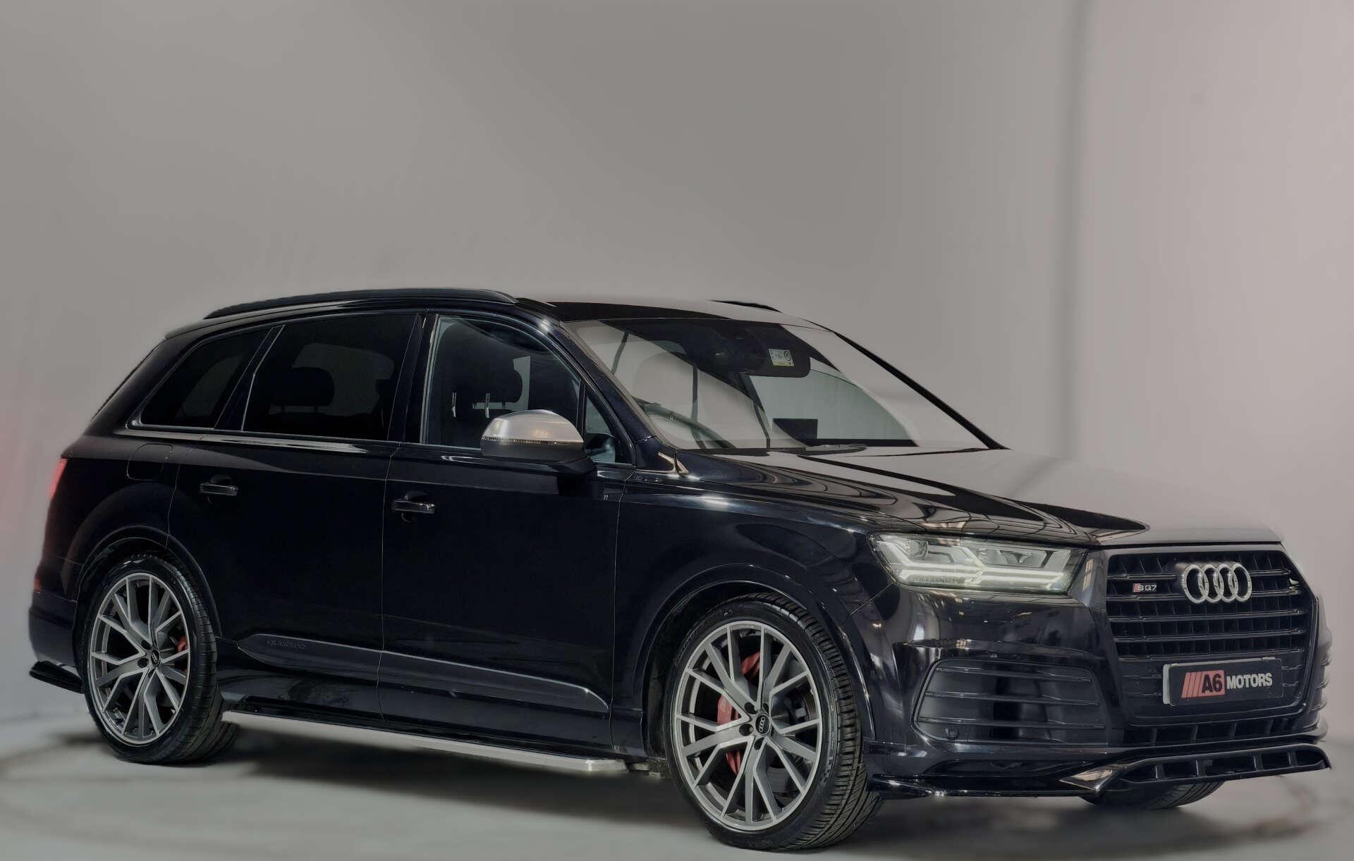 Audi SQ7 view 2