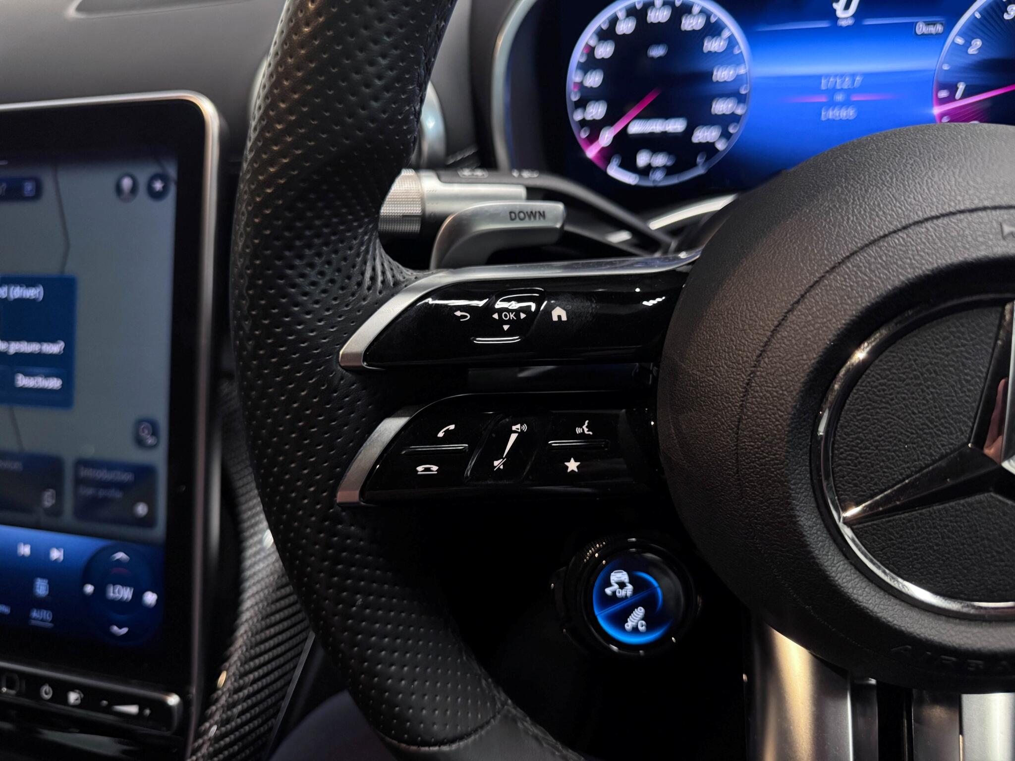 Mercedes-Benz SL view 8
