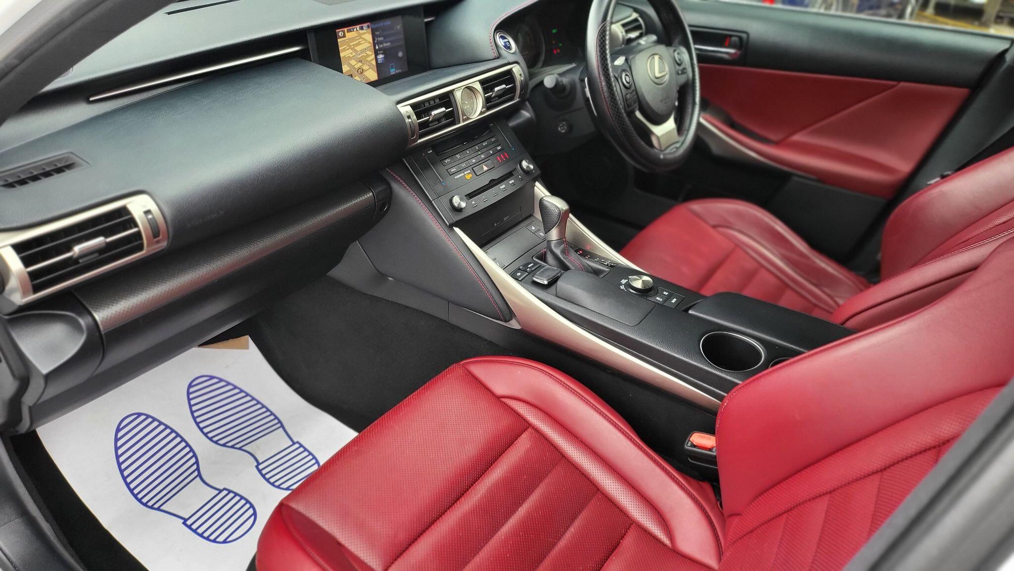 Lexus Is view 2