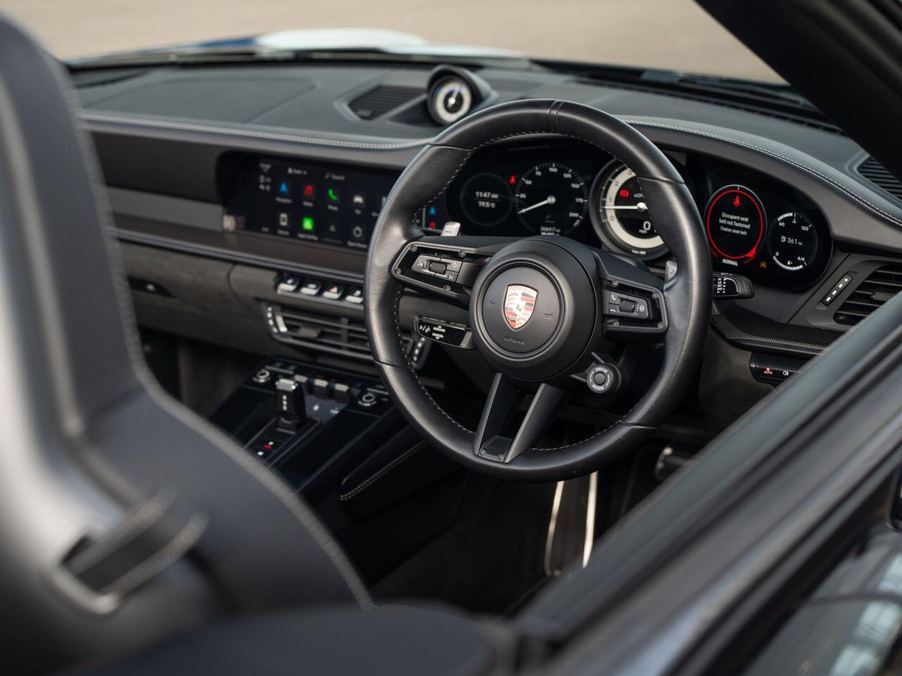 Porsche 911 view 13