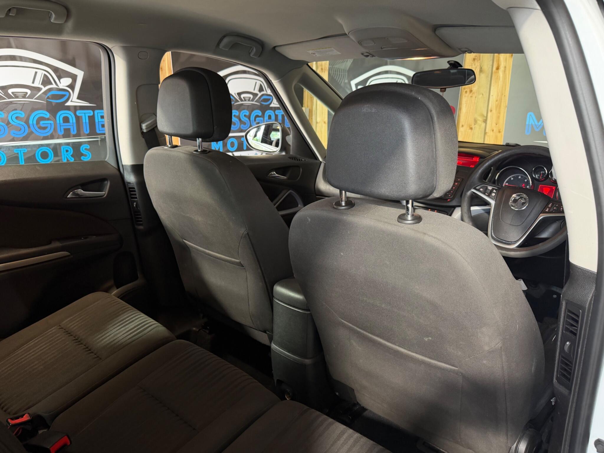 Vauxhall Zafira Tourer view 29