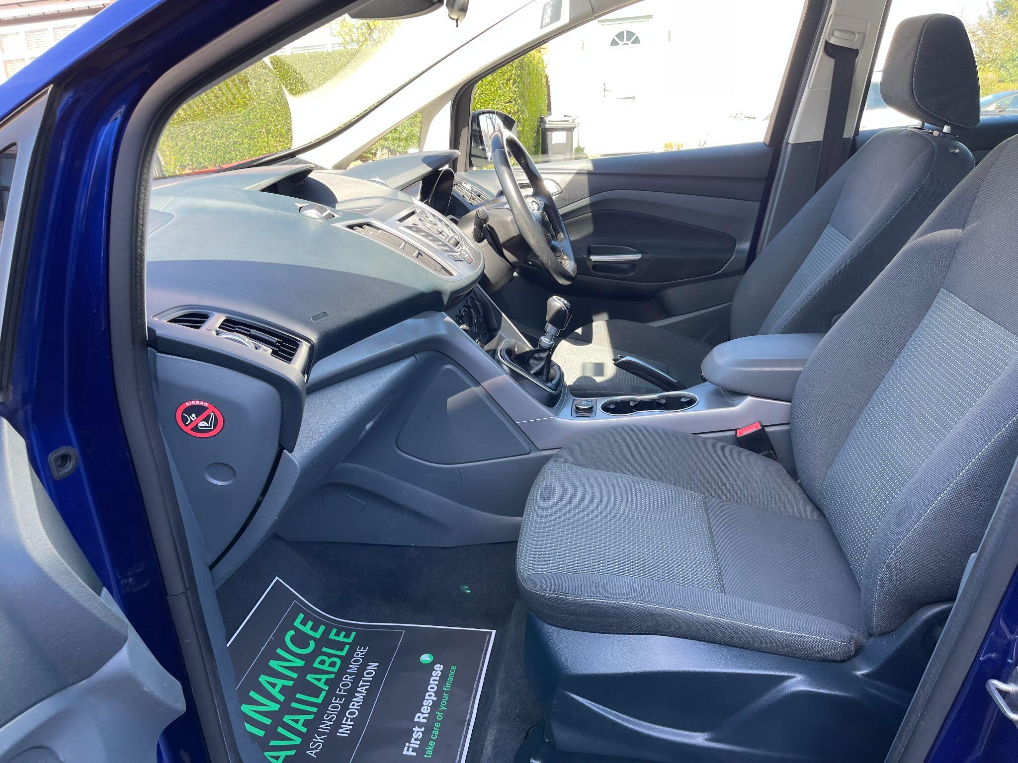 Ford C-Max view 38