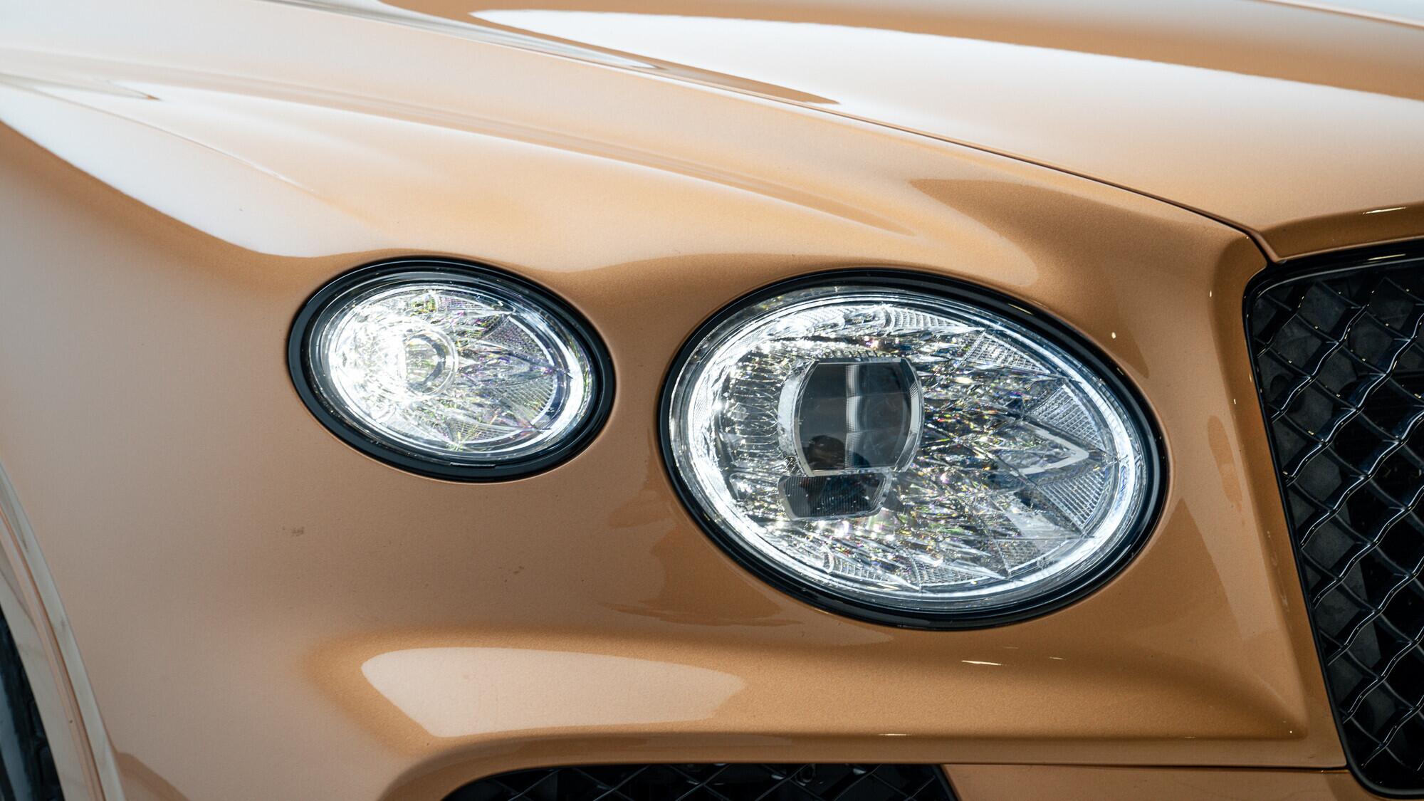 Bentley Bentayga view 18