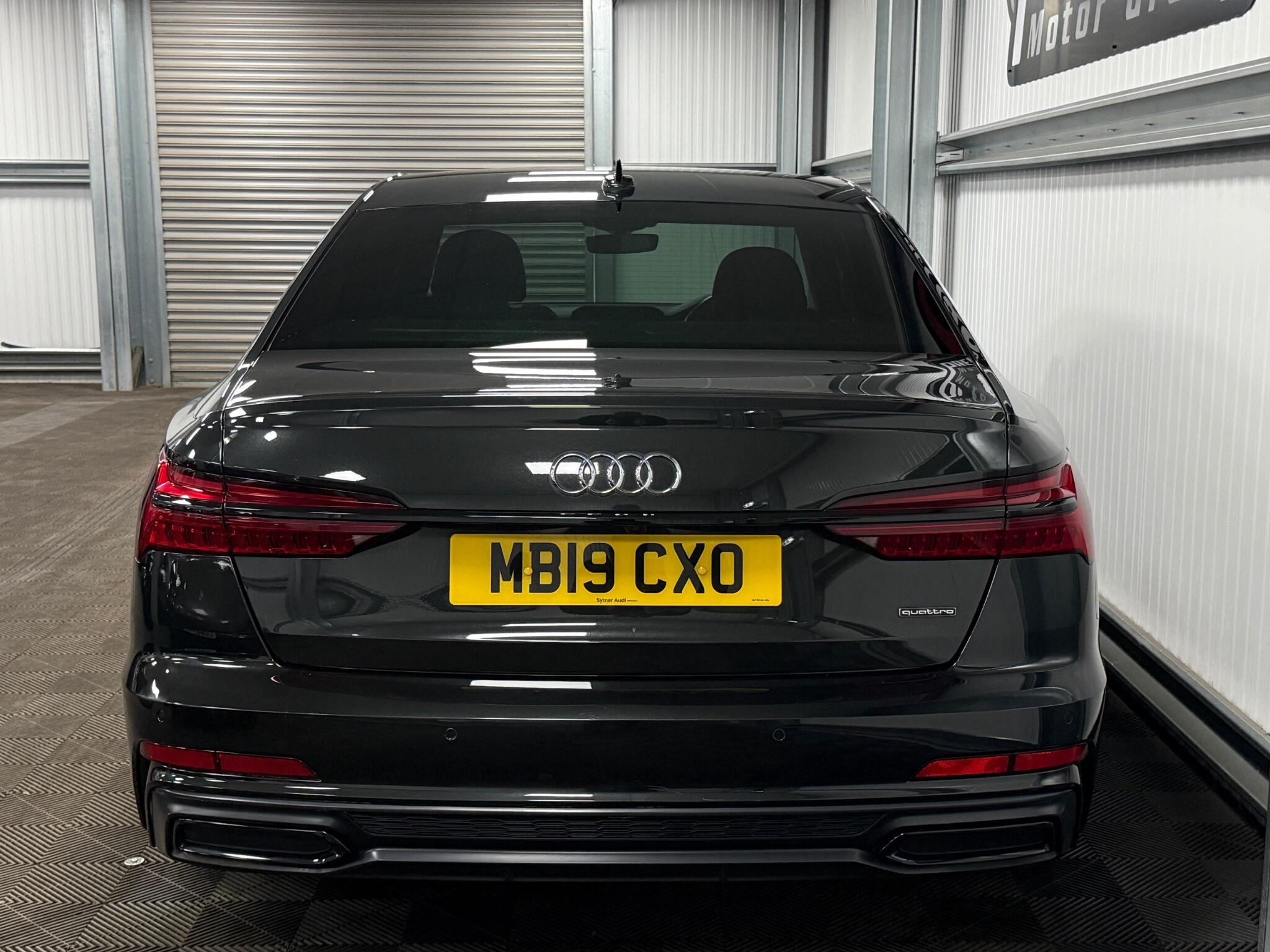 Audi A6 view 10